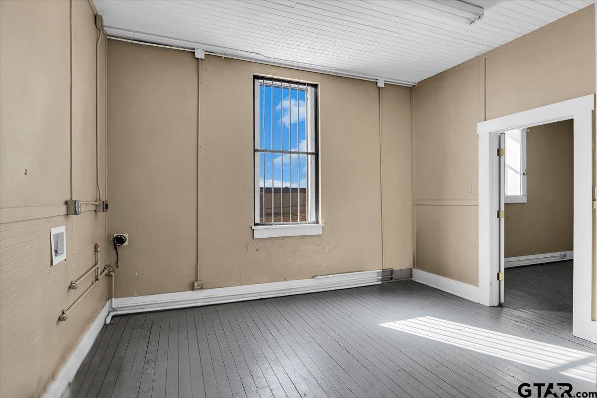 121 S Henderson Street Property Photo 26