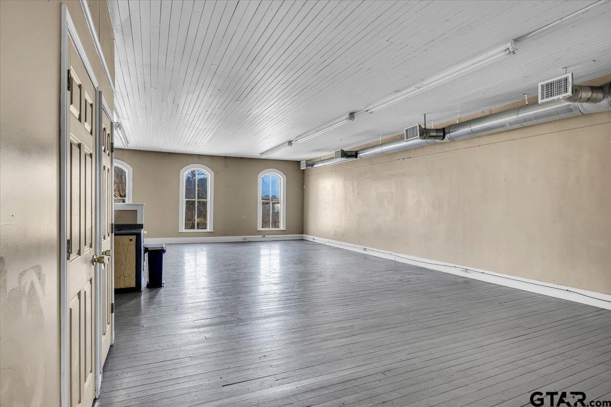 121 S Henderson Street Property Photo 36