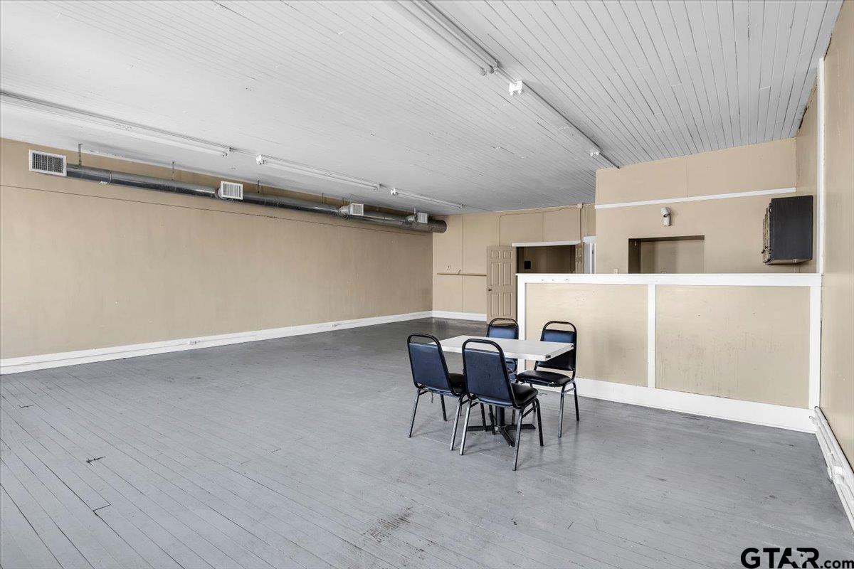 121 S Henderson Street Property Photo 37