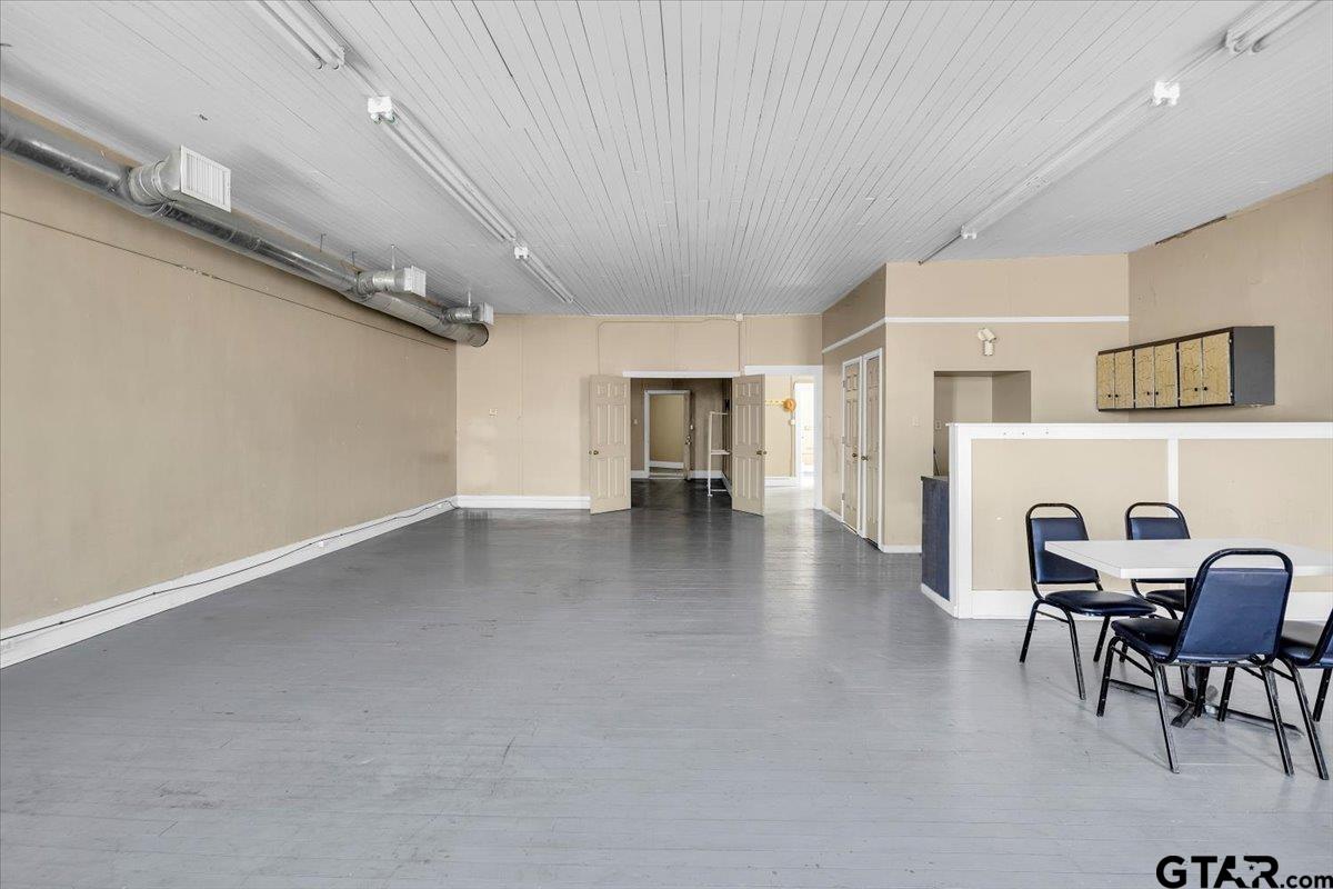 121 S Henderson Street Property Photo 39