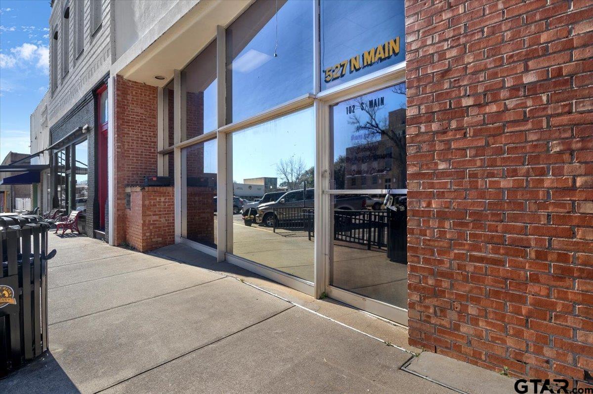 102 S Main Street Property Photo 1