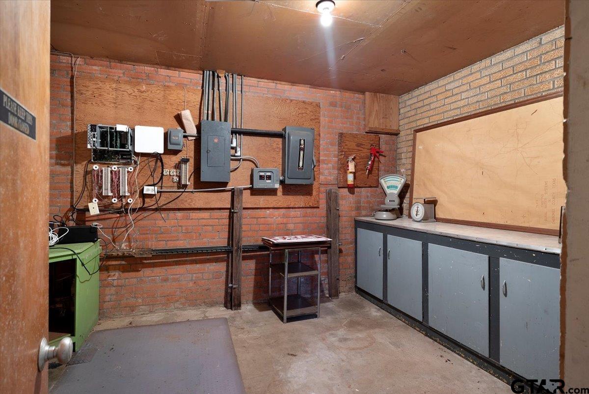 102 S Main Street Property Photo 19