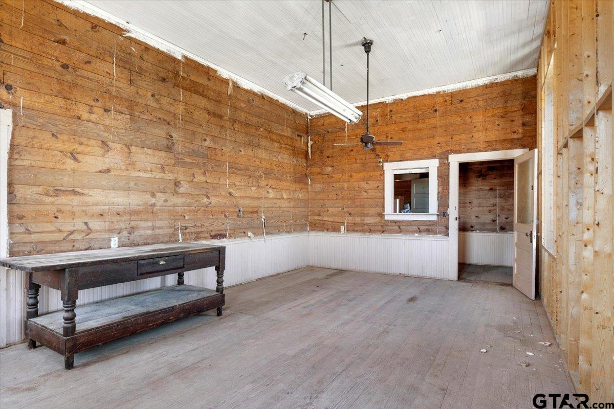 102 S Main Street Property Photo 25