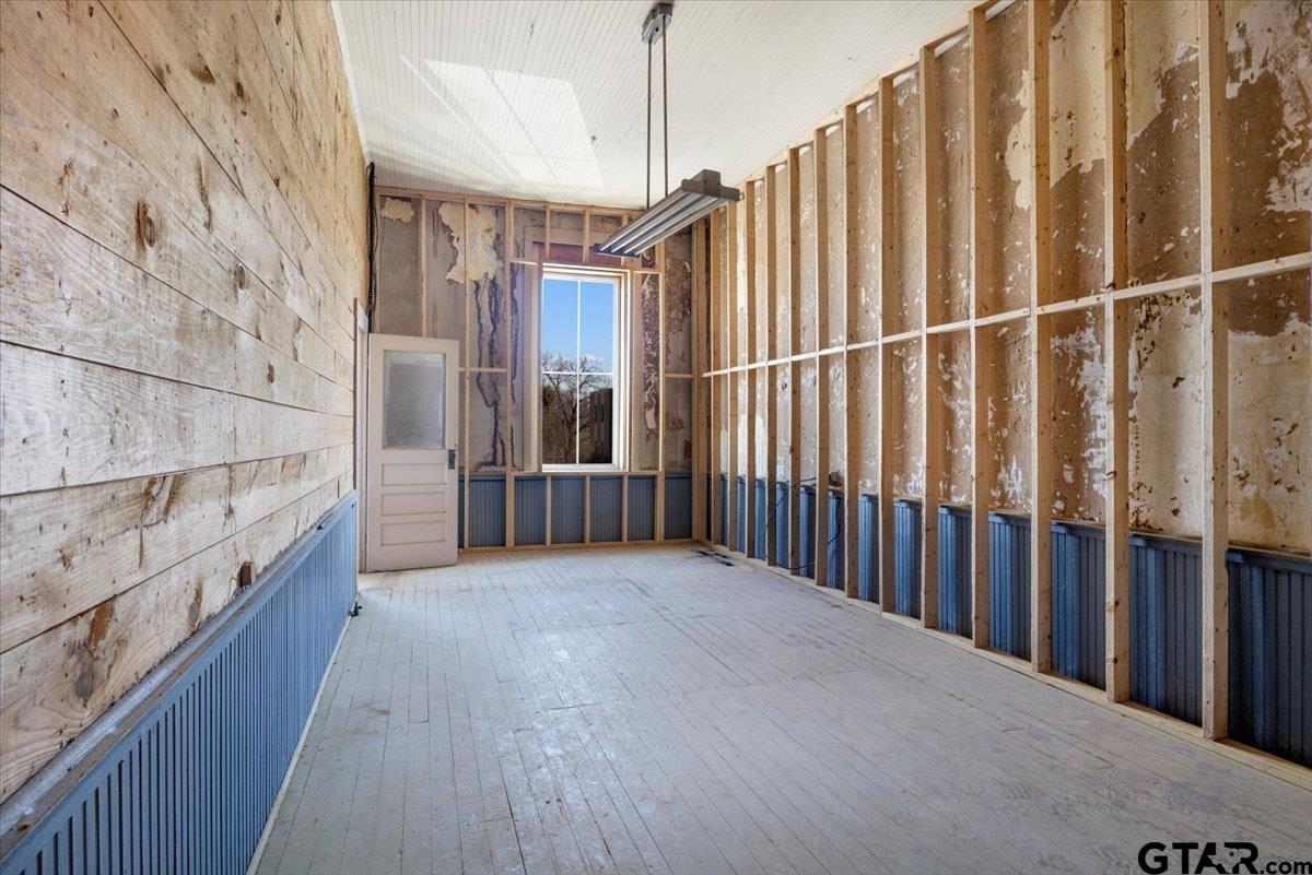 102 S Main Street Property Photo 29