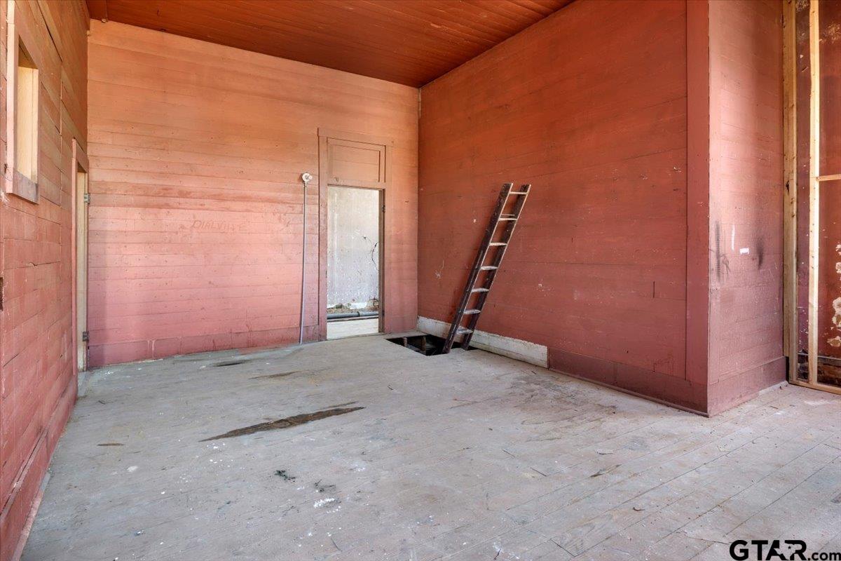 102 S Main Street Property Photo 35
