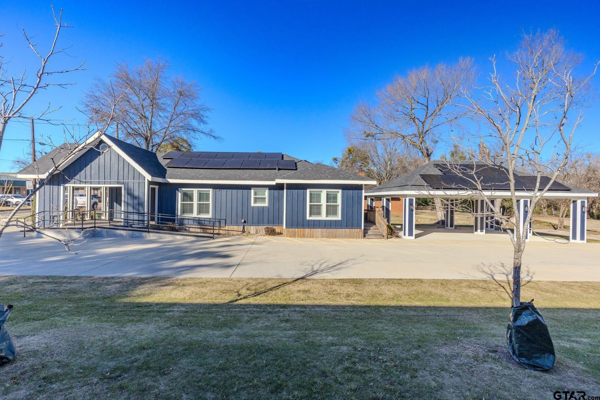 618 Oak Avenue Property Photo 1