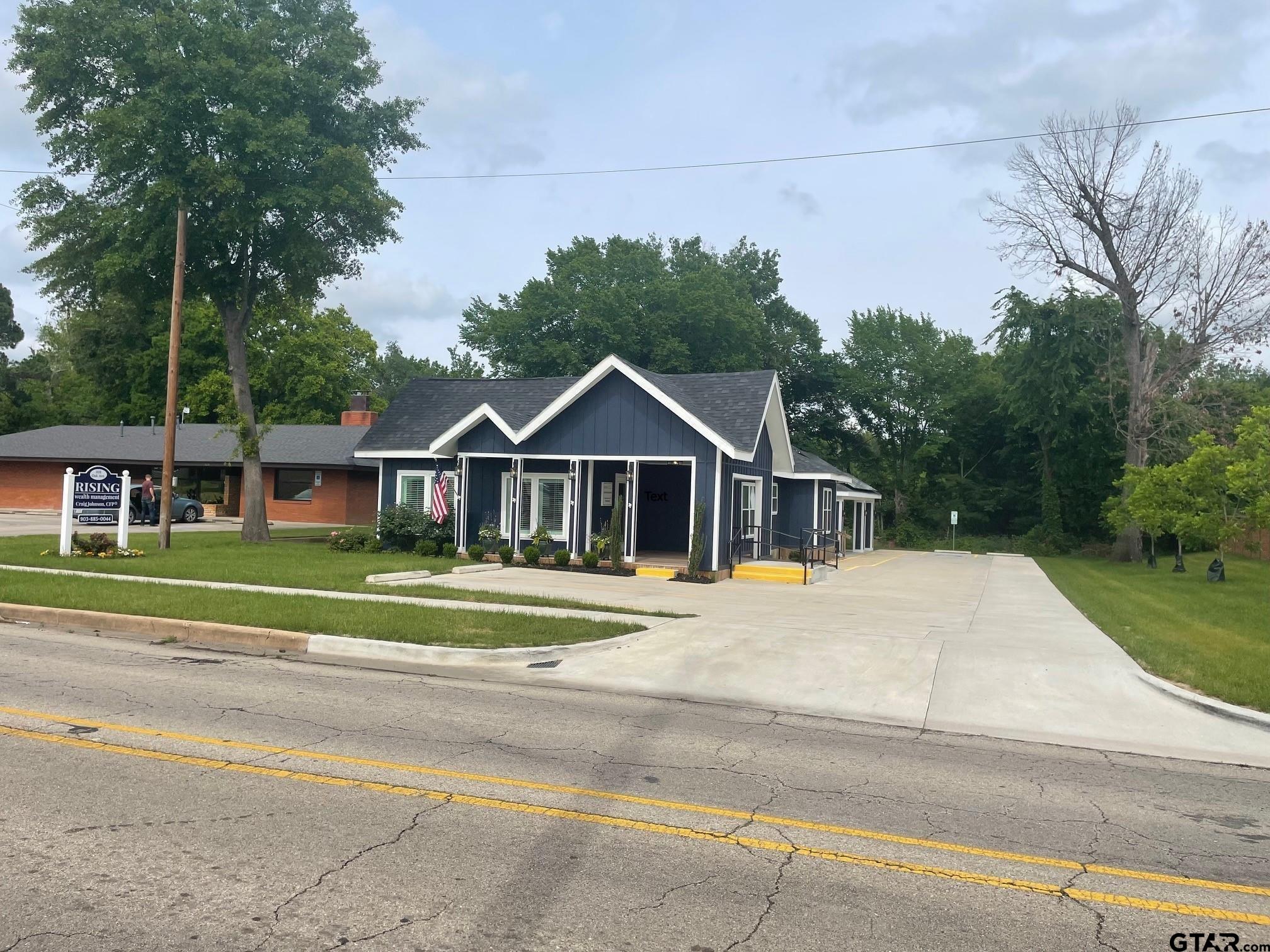 618 Oak Avenue Property Photo 4