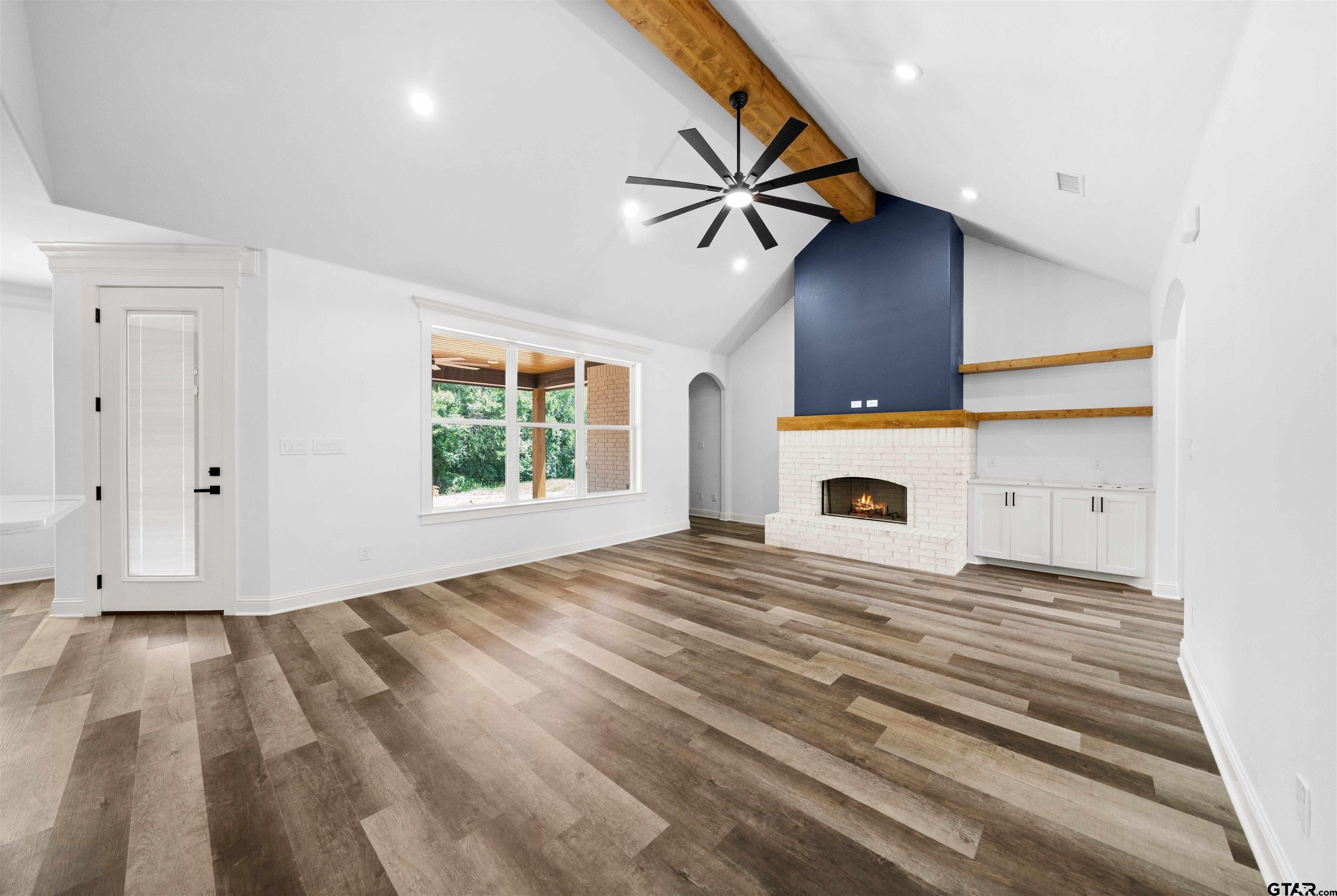 17124 Fountain Cir Property Photo 1