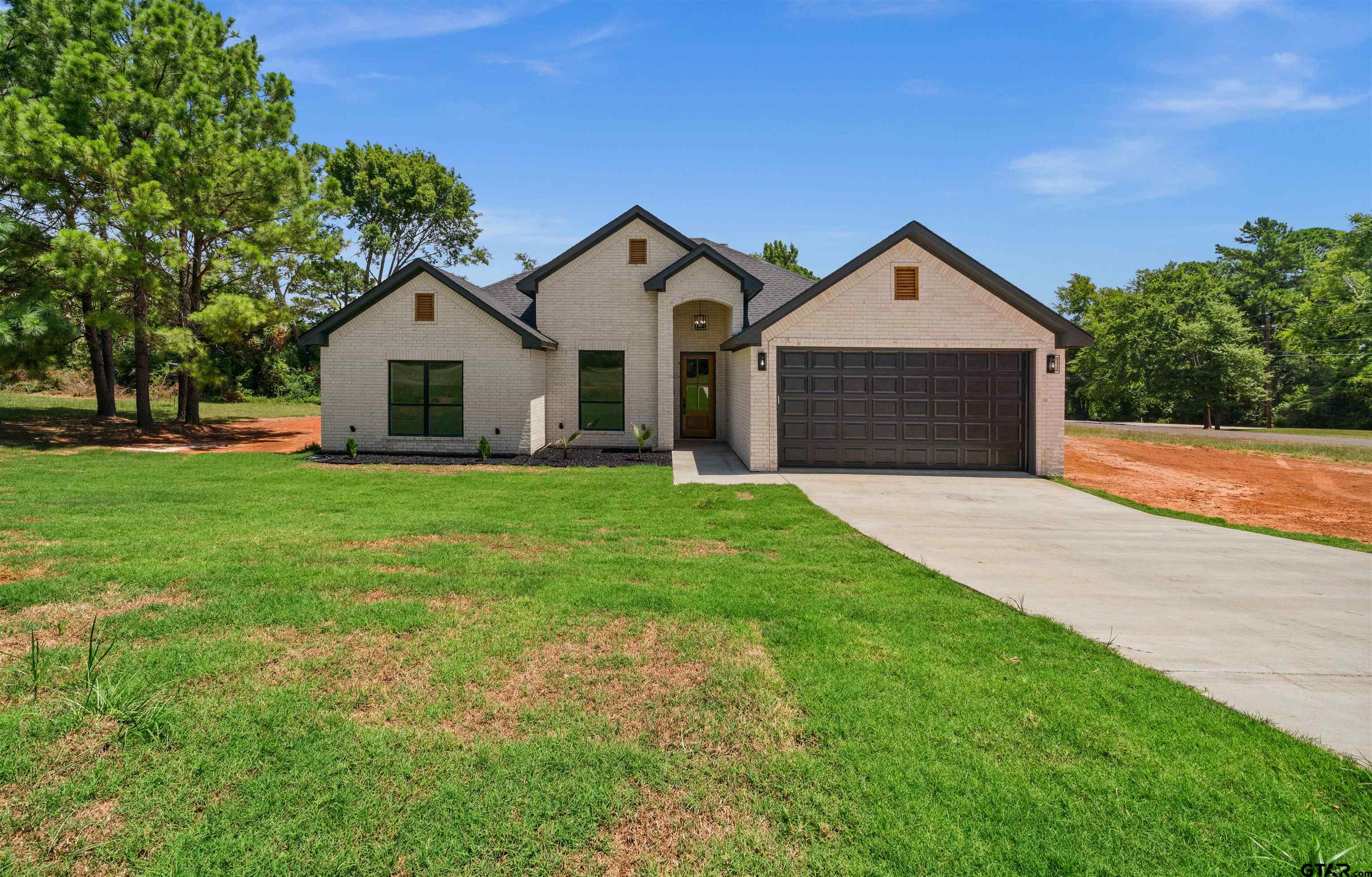 17124 Fountain Cir Property Photo 2