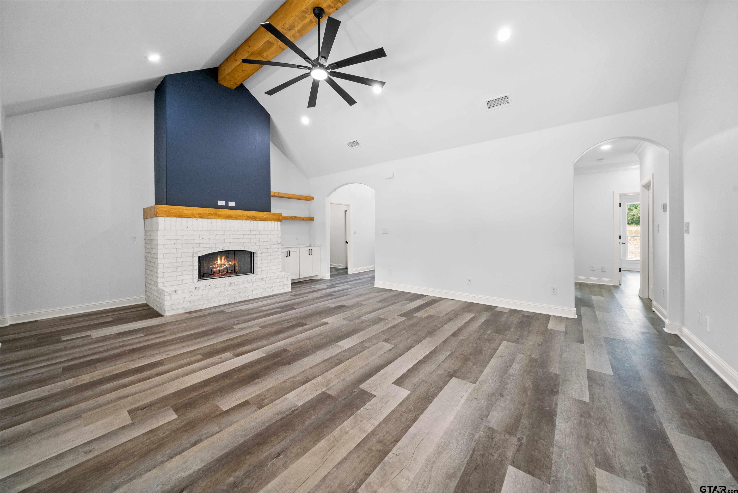 17124 Fountain Cir Property Photo 6
