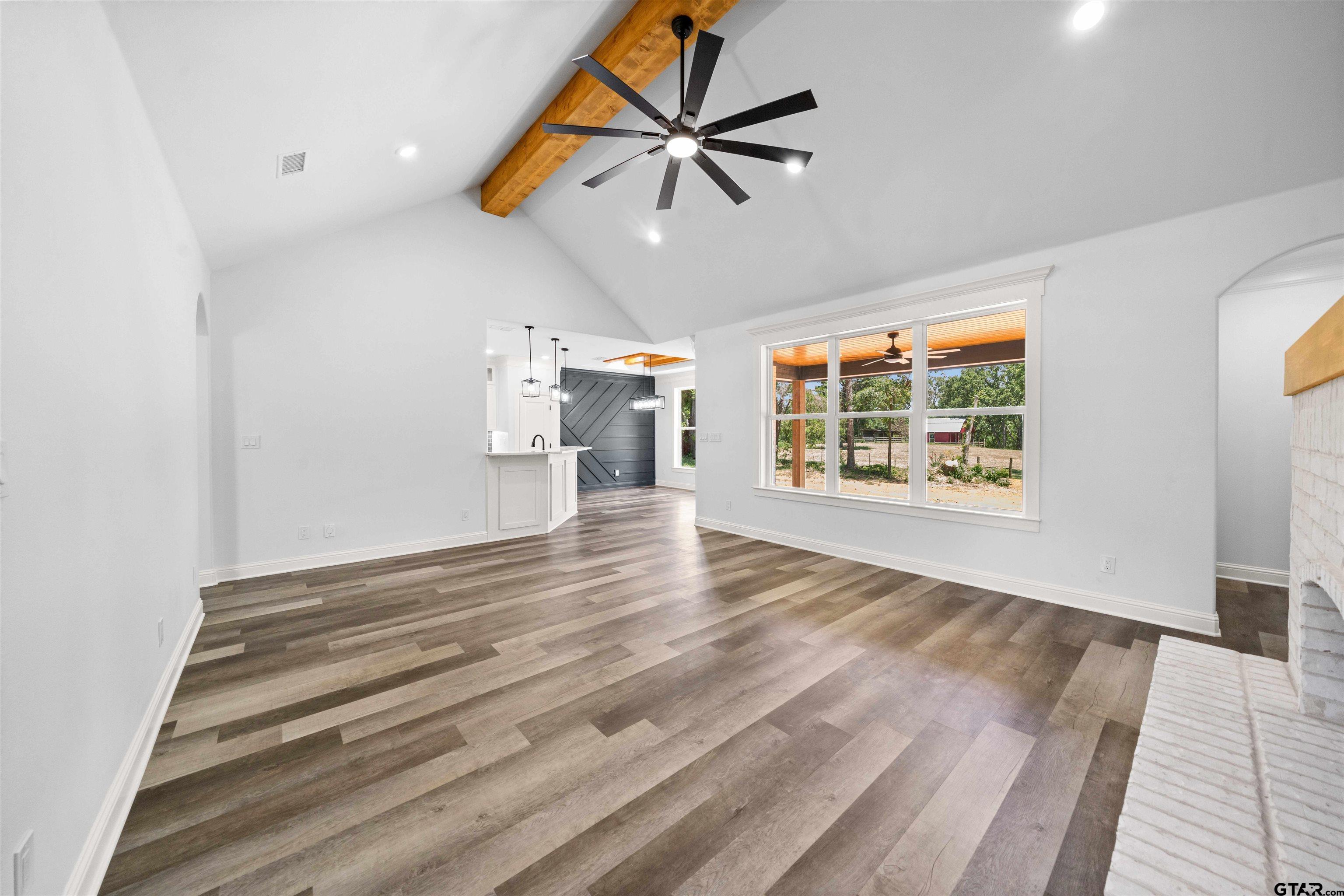 17124 Fountain Cir Property Photo 8