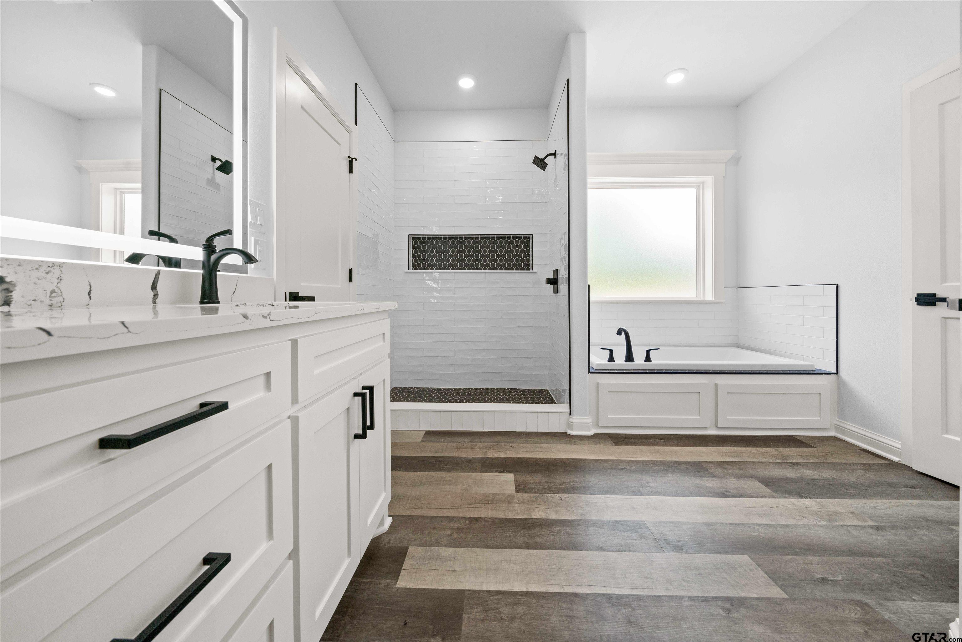 17124 Fountain Cir Property Photo 19