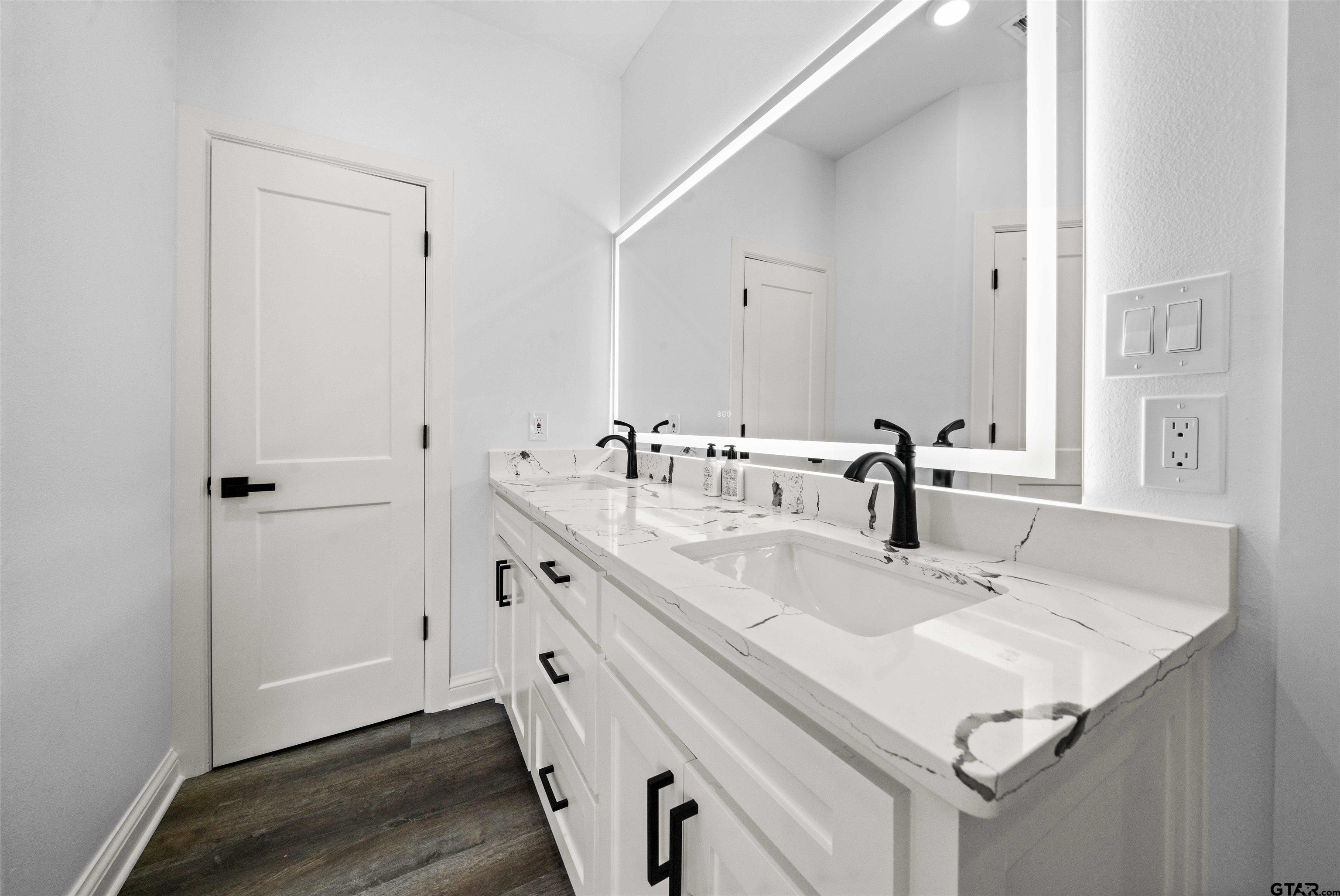 17124 Fountain Cir Property Photo 27