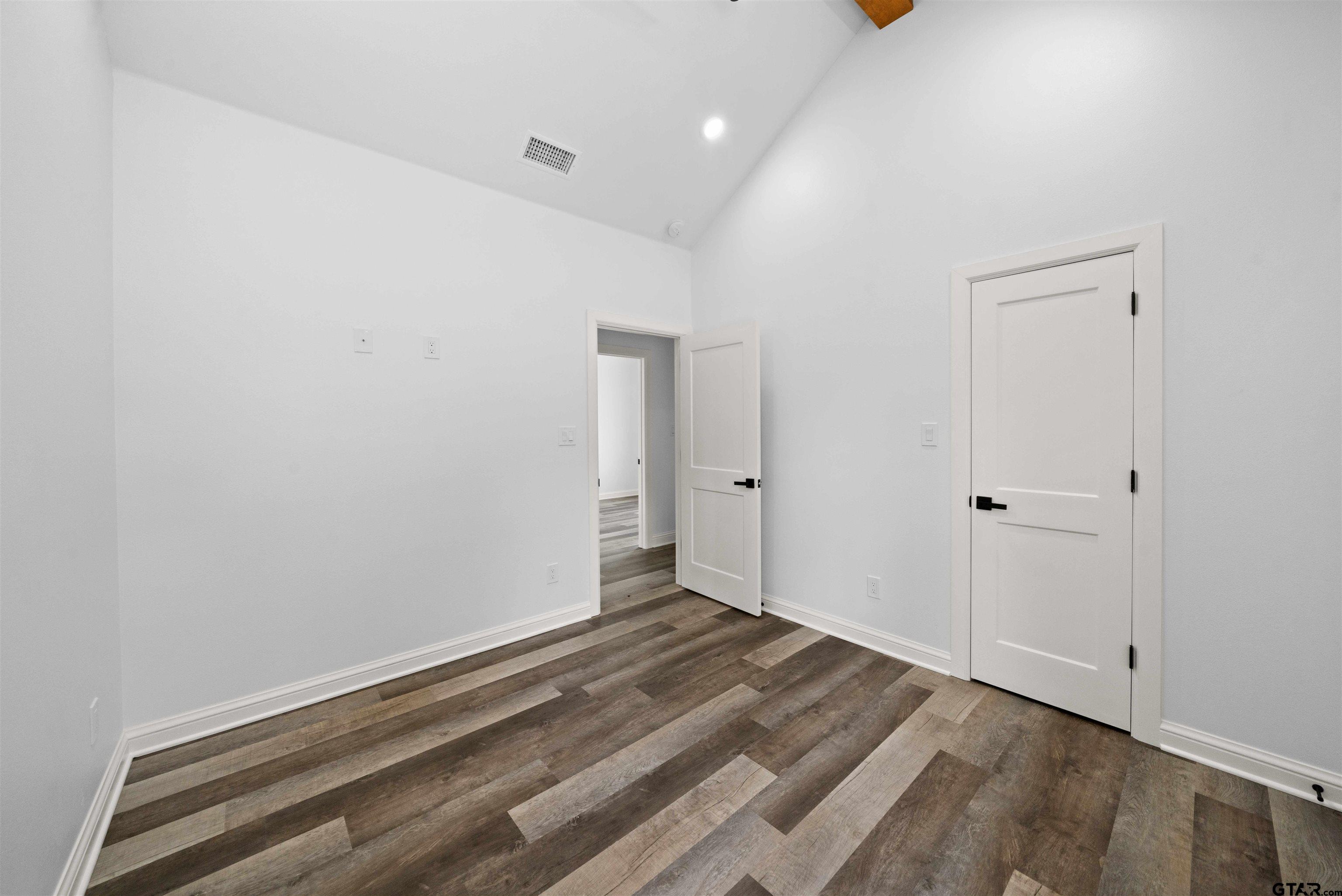 17124 Fountain Cir Property Photo 28