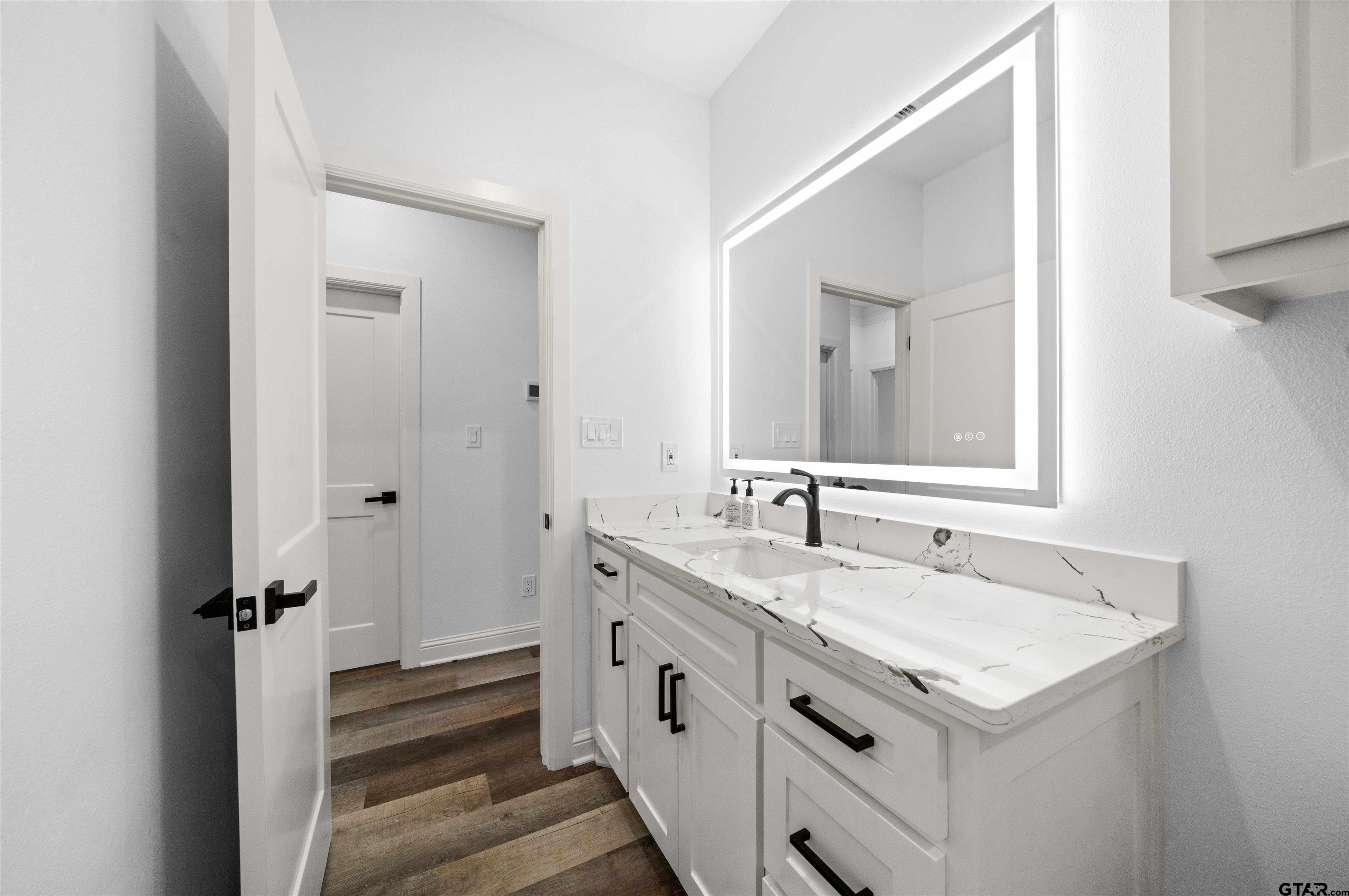 17124 Fountain Cir Property Photo 33