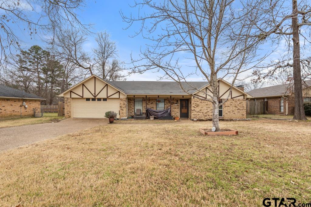 810 Corey Dr Property Photo