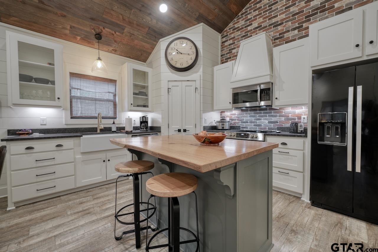 18763 Cr 437 Property Photo 5