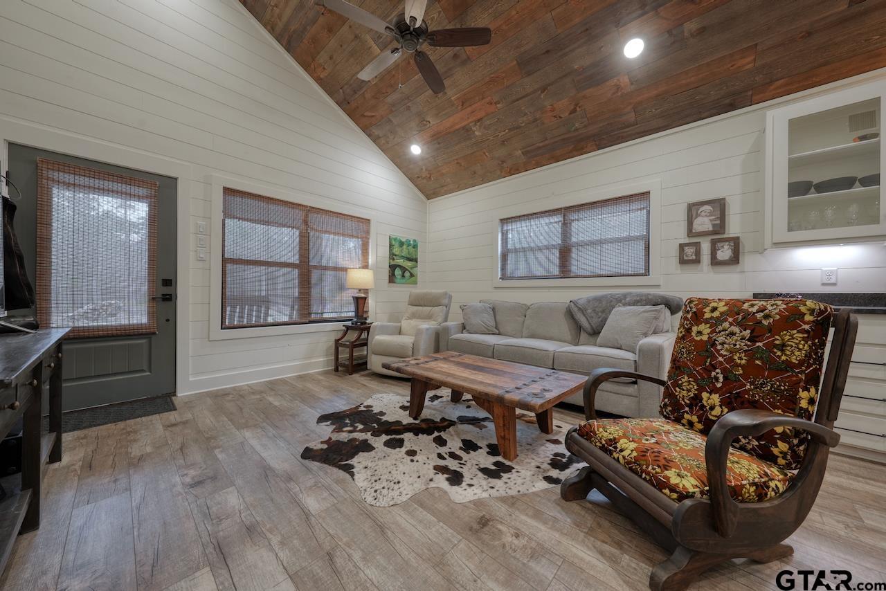 18763 Cr 437 Property Photo 9