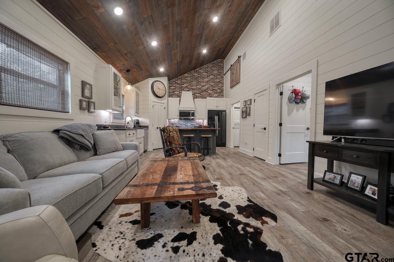 18763 Cr 437 Property Photo 11