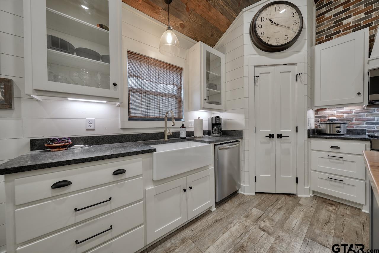 18763 Cr 437 Property Photo 13