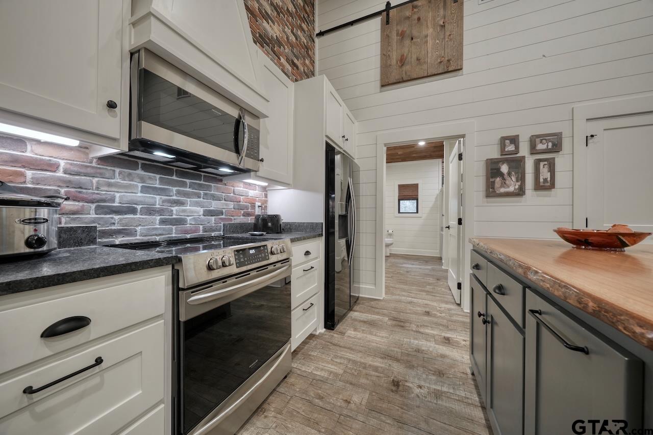 18763 Cr 437 Property Photo 15