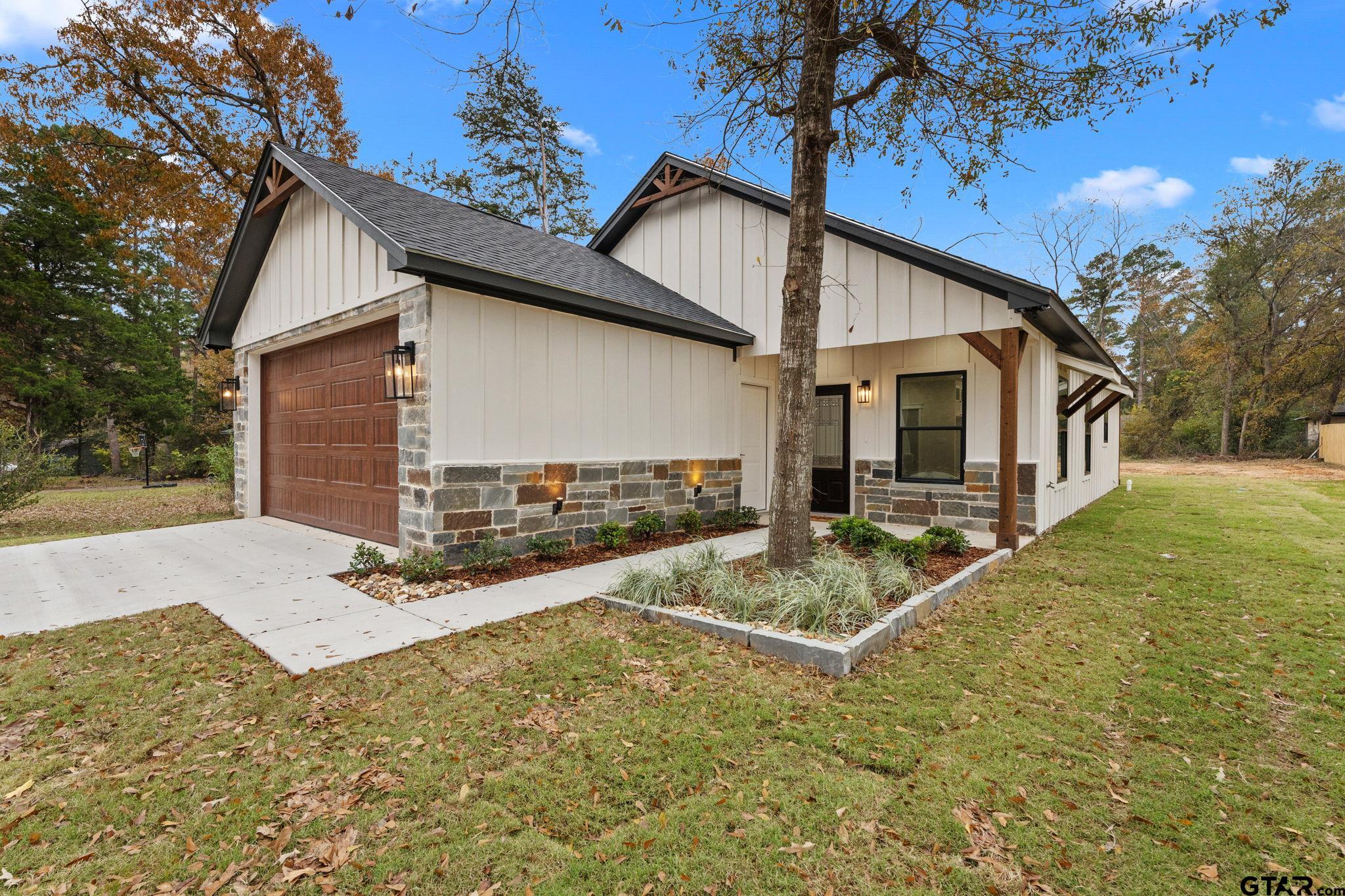 23228 Peninsula Point Property Photo