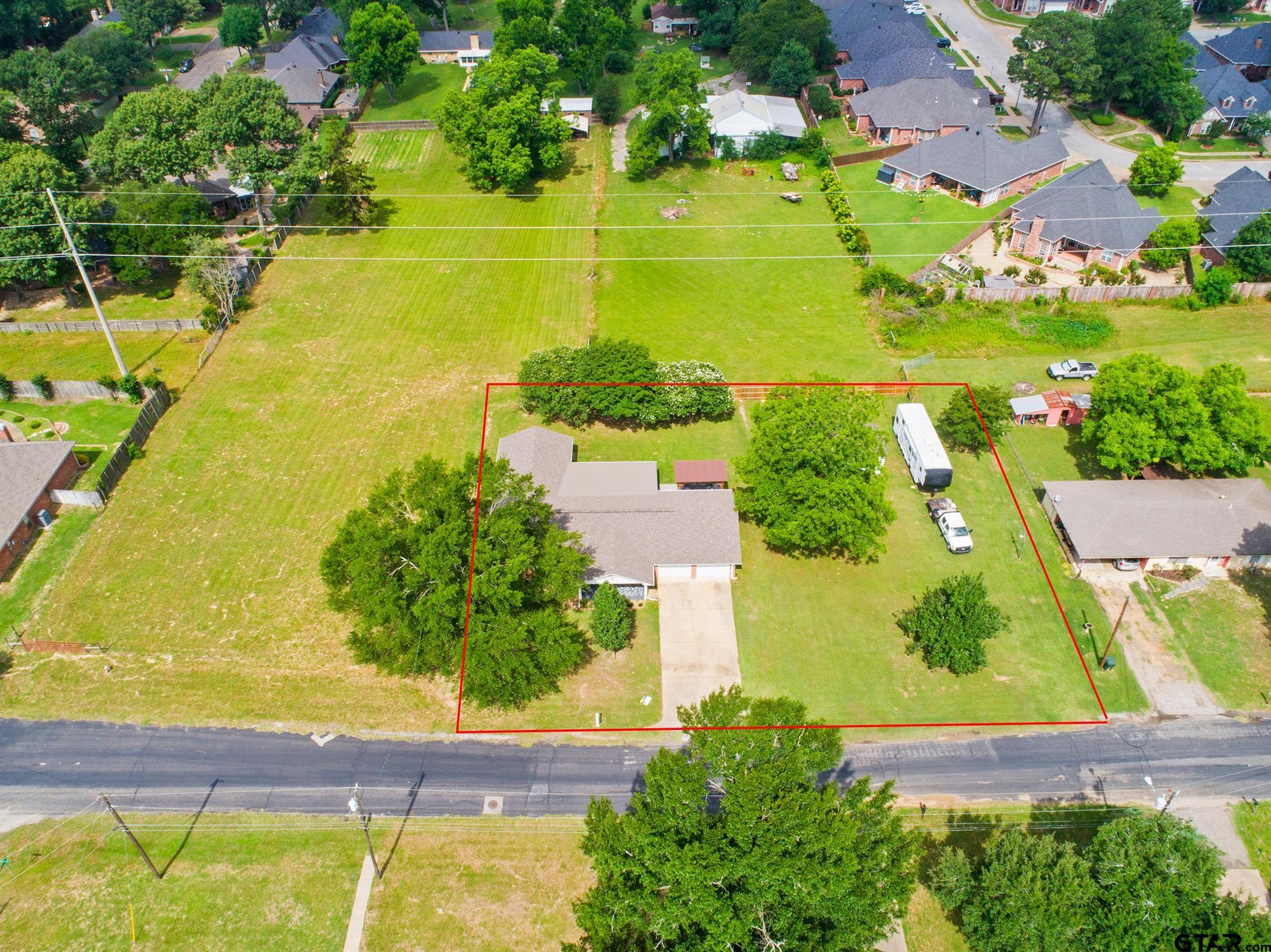 5513 Bostick Property Photo 1