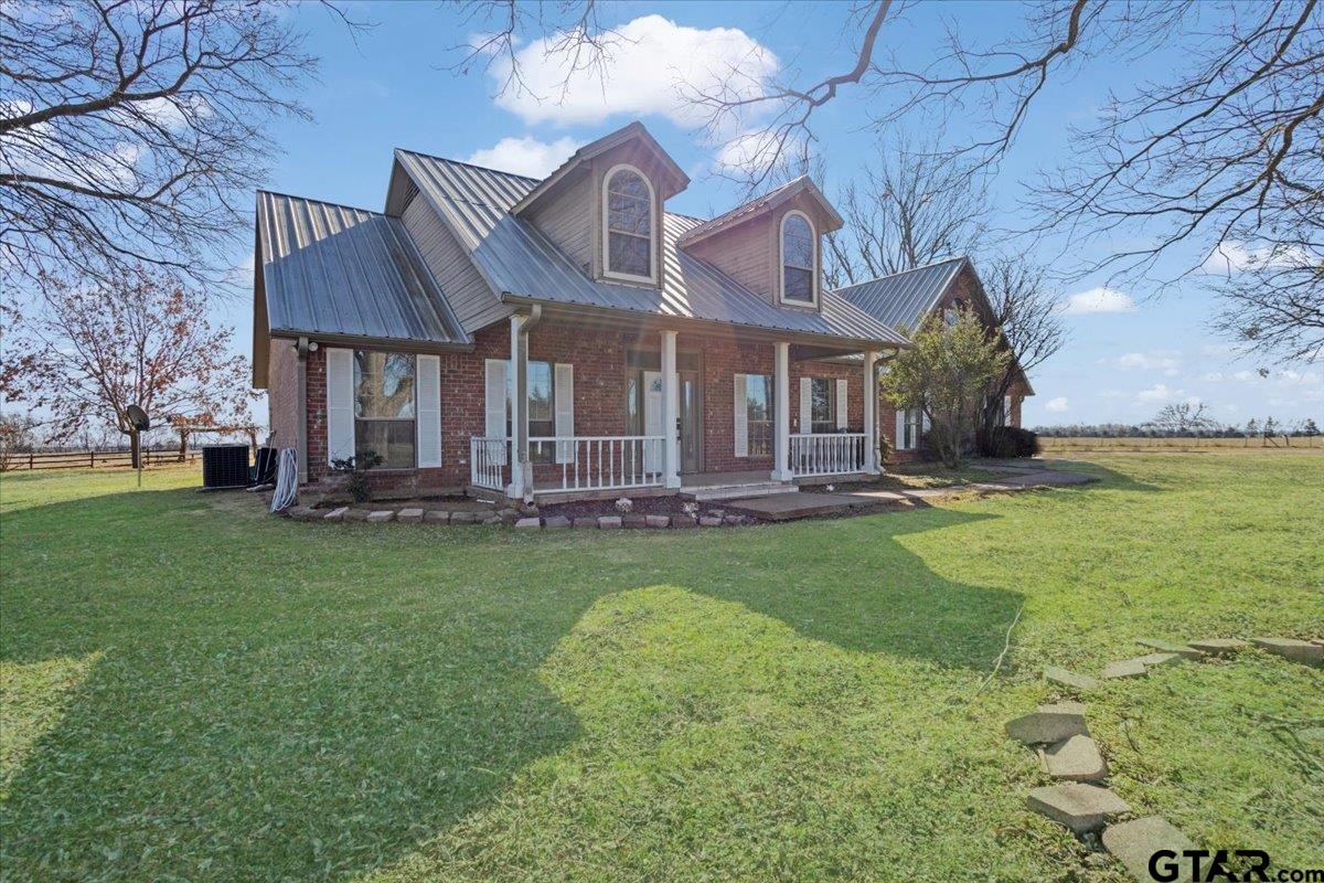 3686 Farm Road 100 Property Photo 1