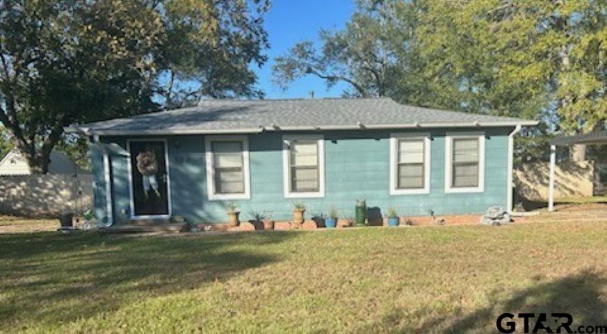 320 W Kansas Property Photo 1