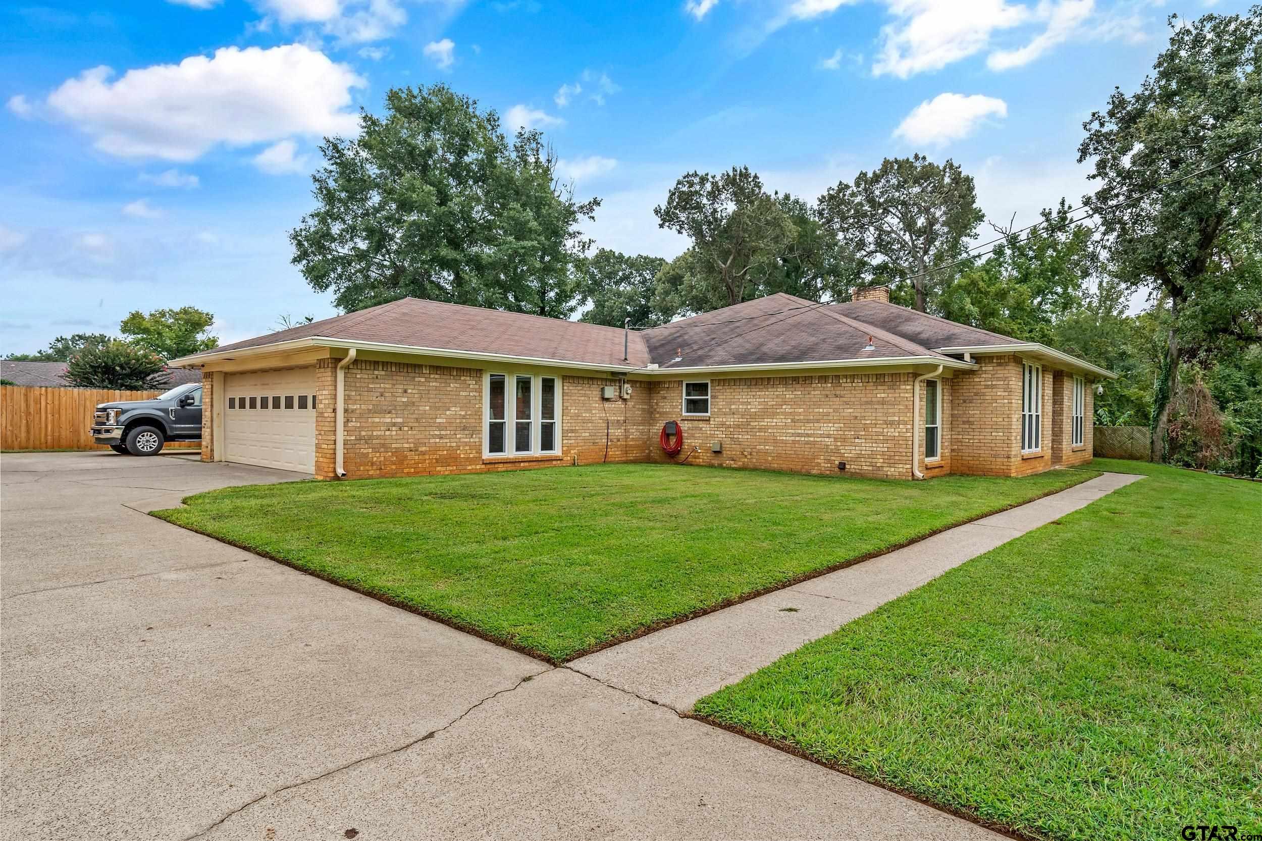 410 Shande St Property Photo