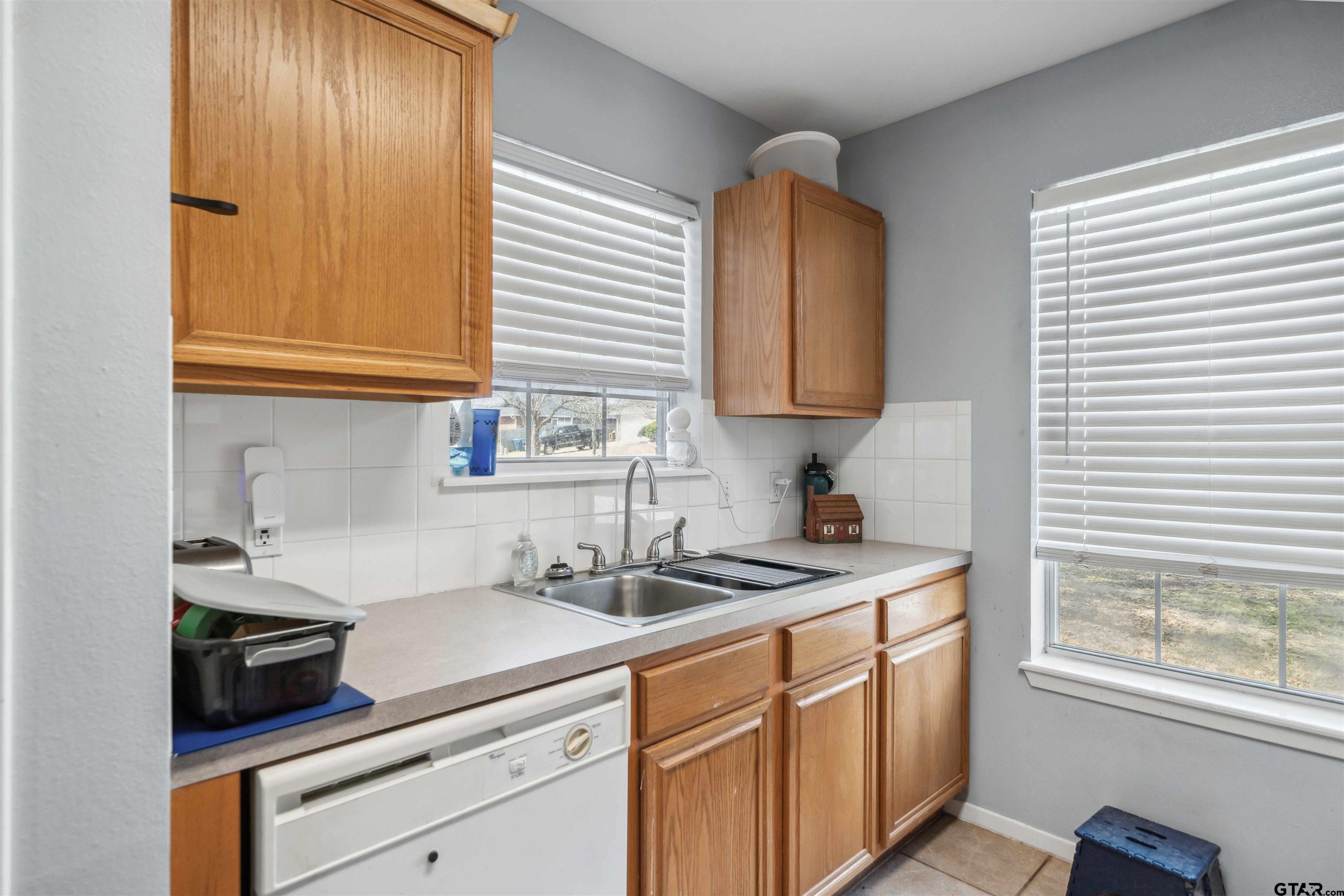 313 Azalea Trail Property Photo 6