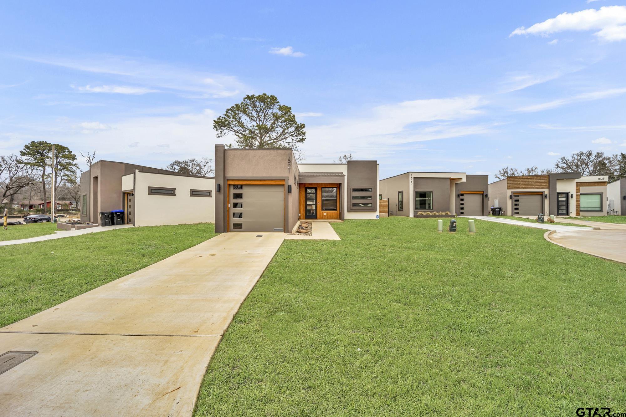 1521 Mahlow Drive Property Photo