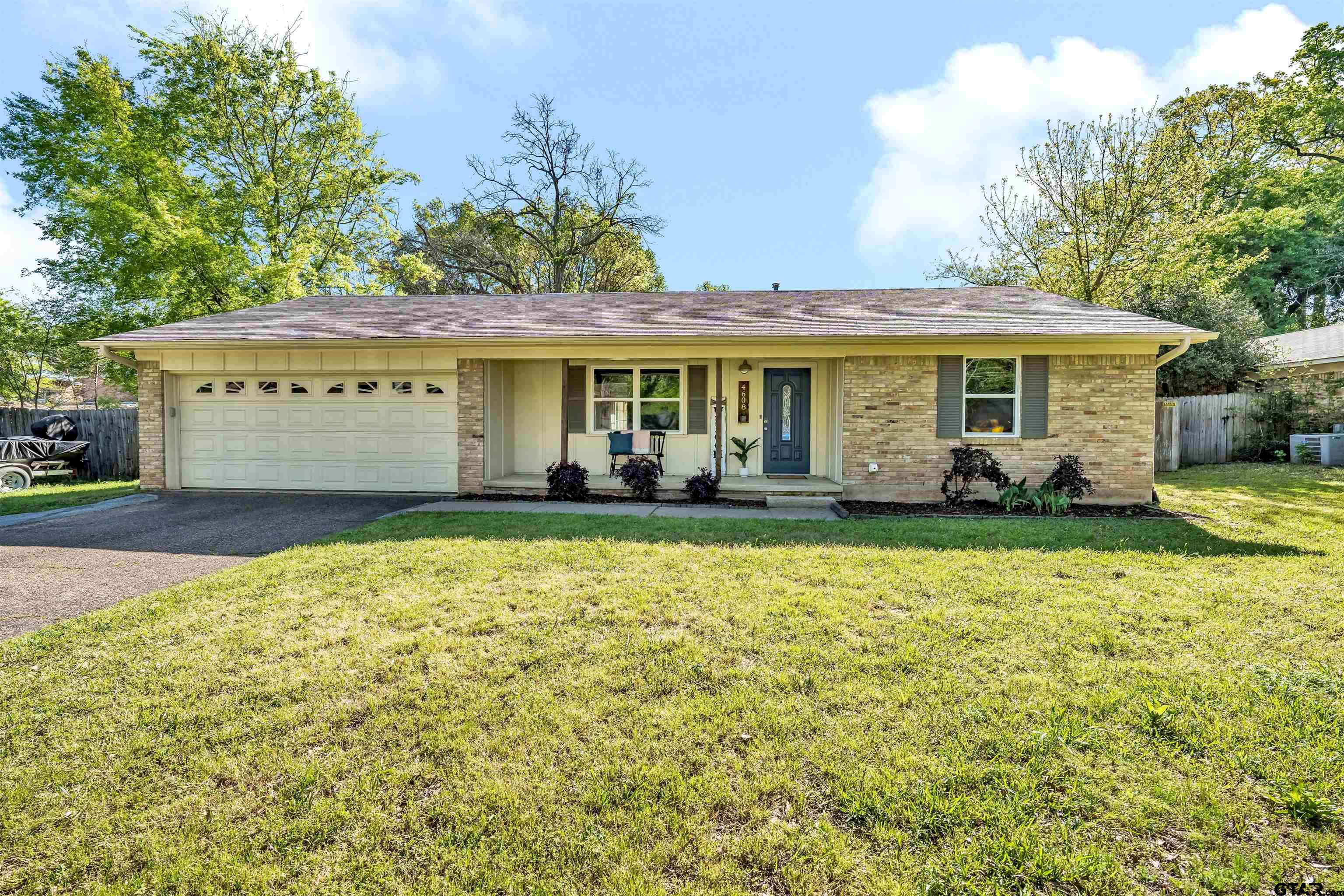 4608 Cambridge Dr Property Photo