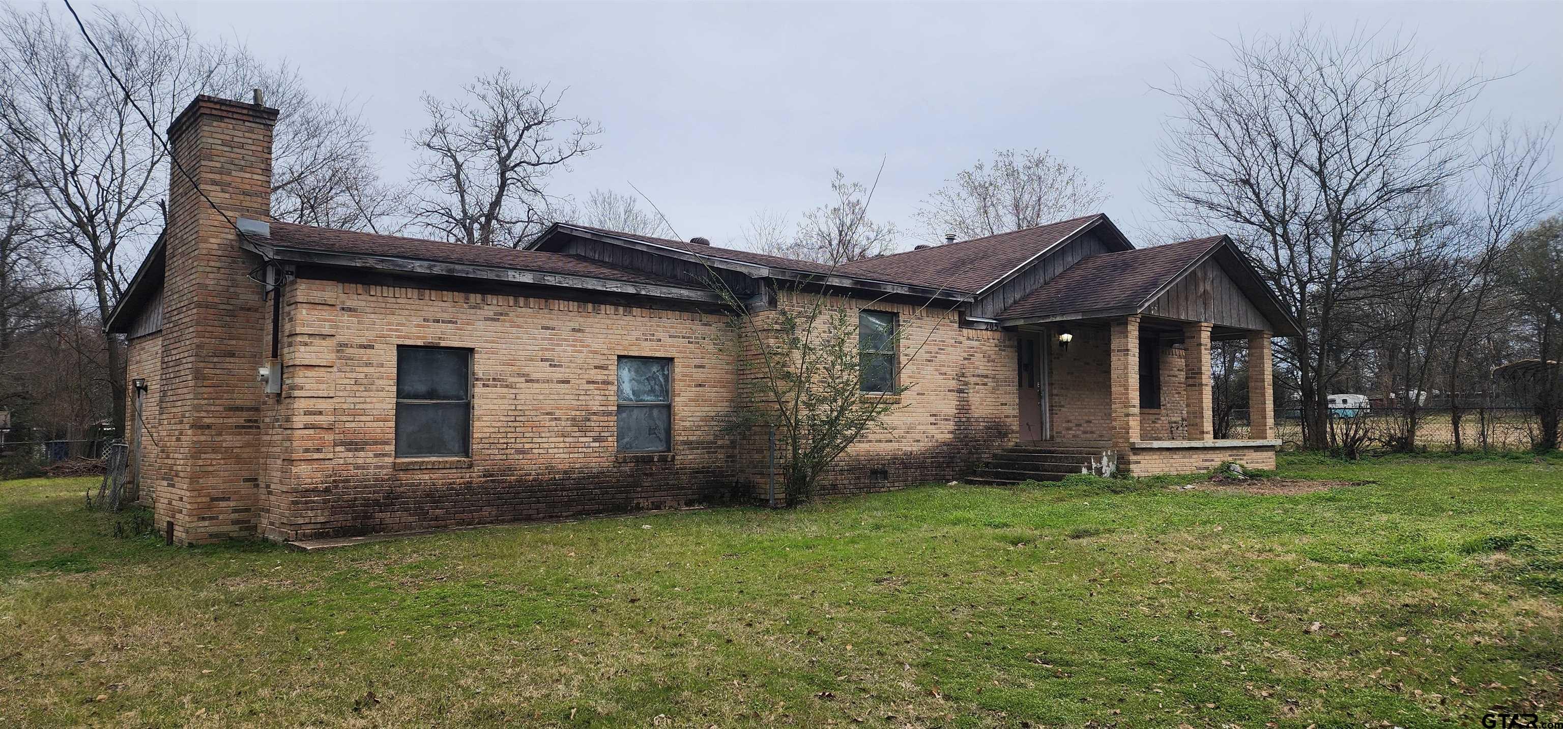 205 Hollywood Street Property Photo