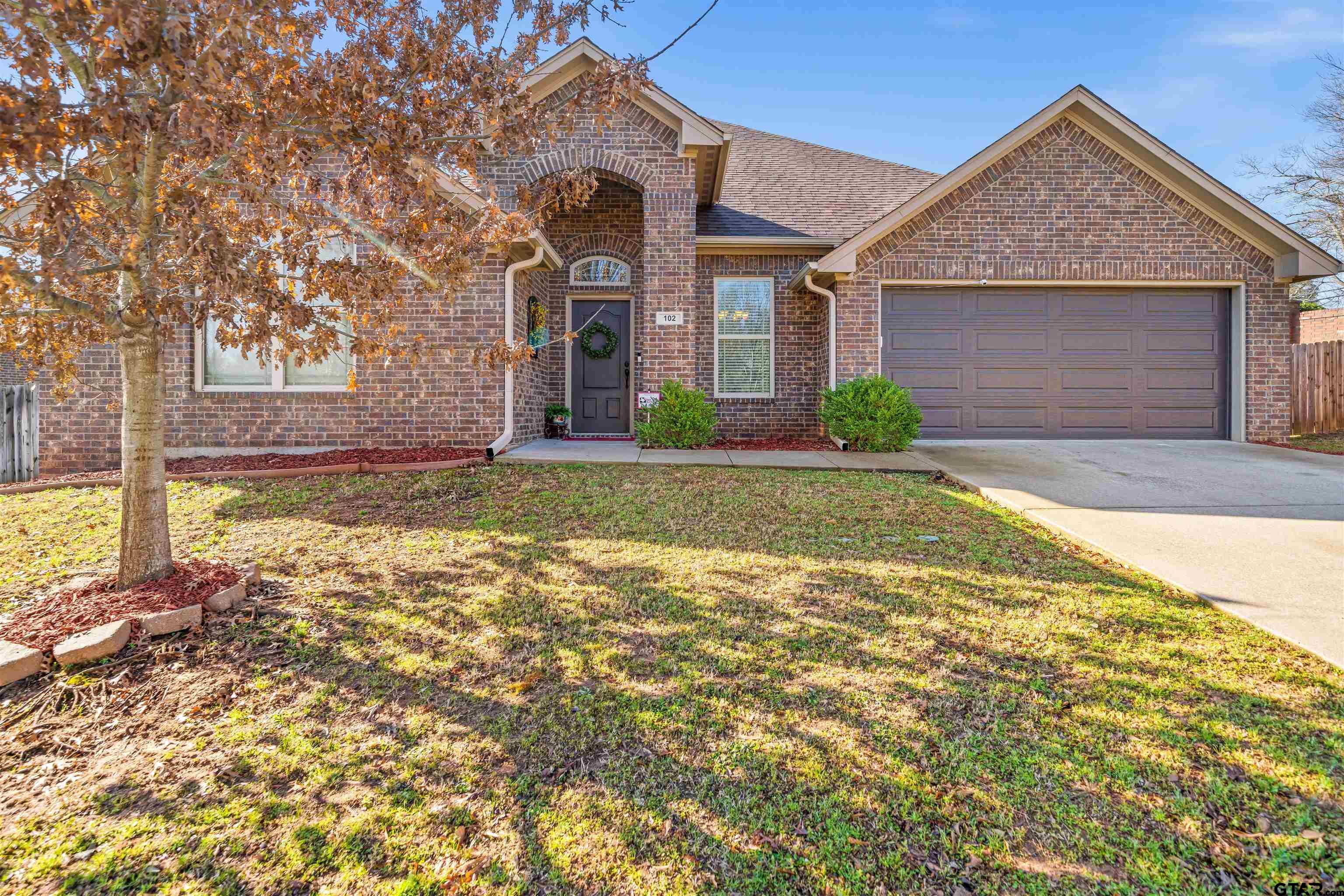 102 Rosebrook Circle Property Photo