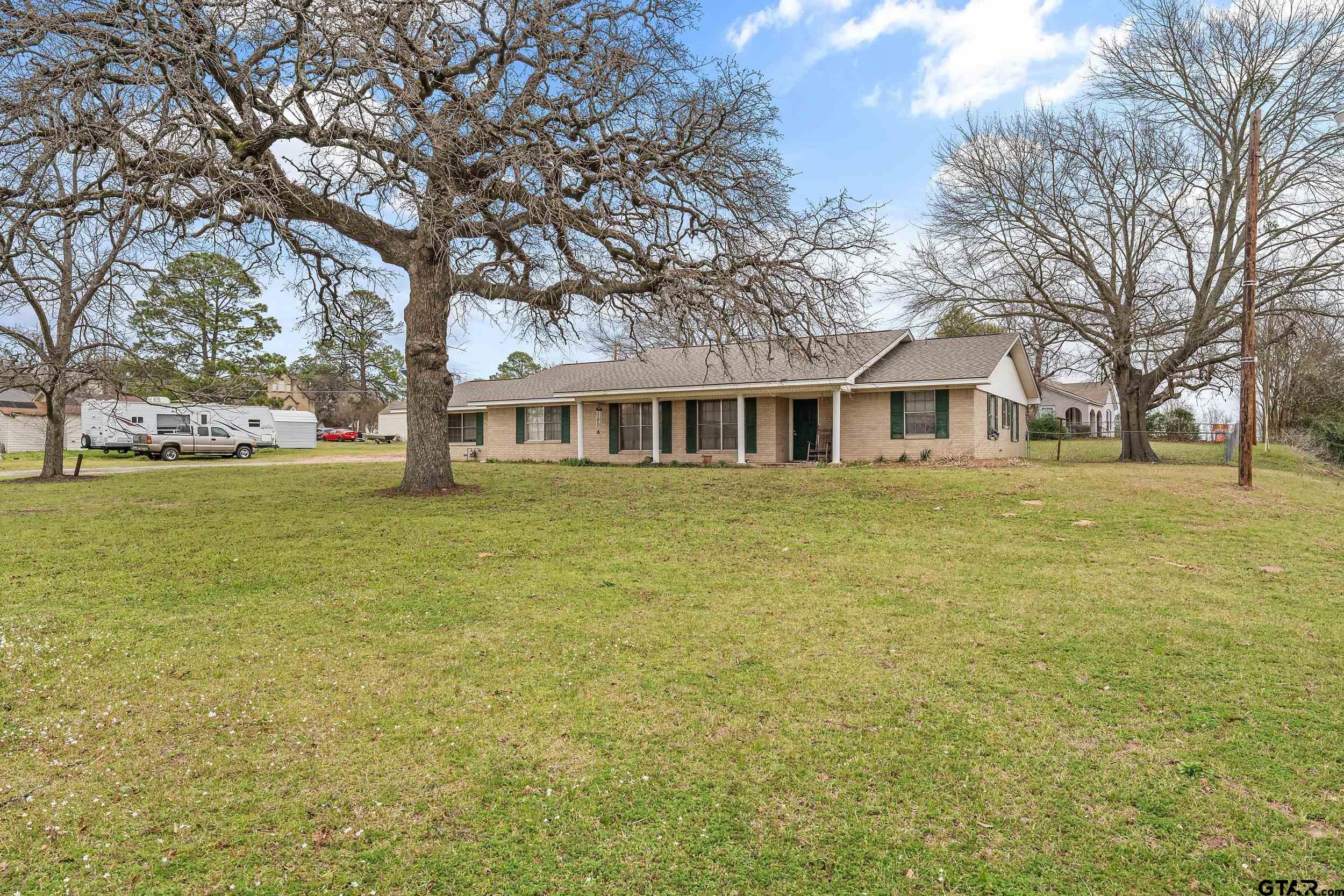 110 N Green St Property Photo