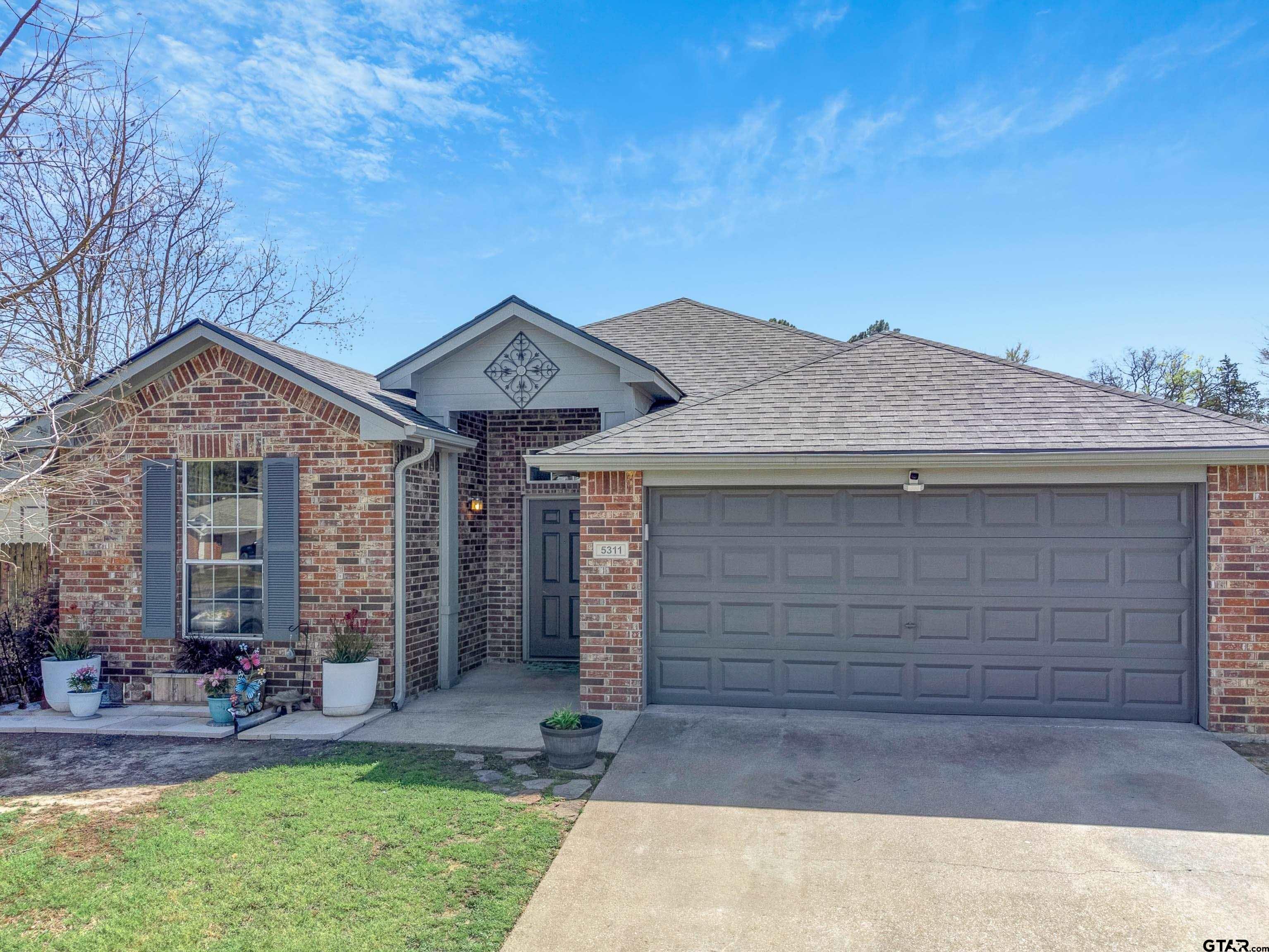 5311 Meadow Ct Property Photo