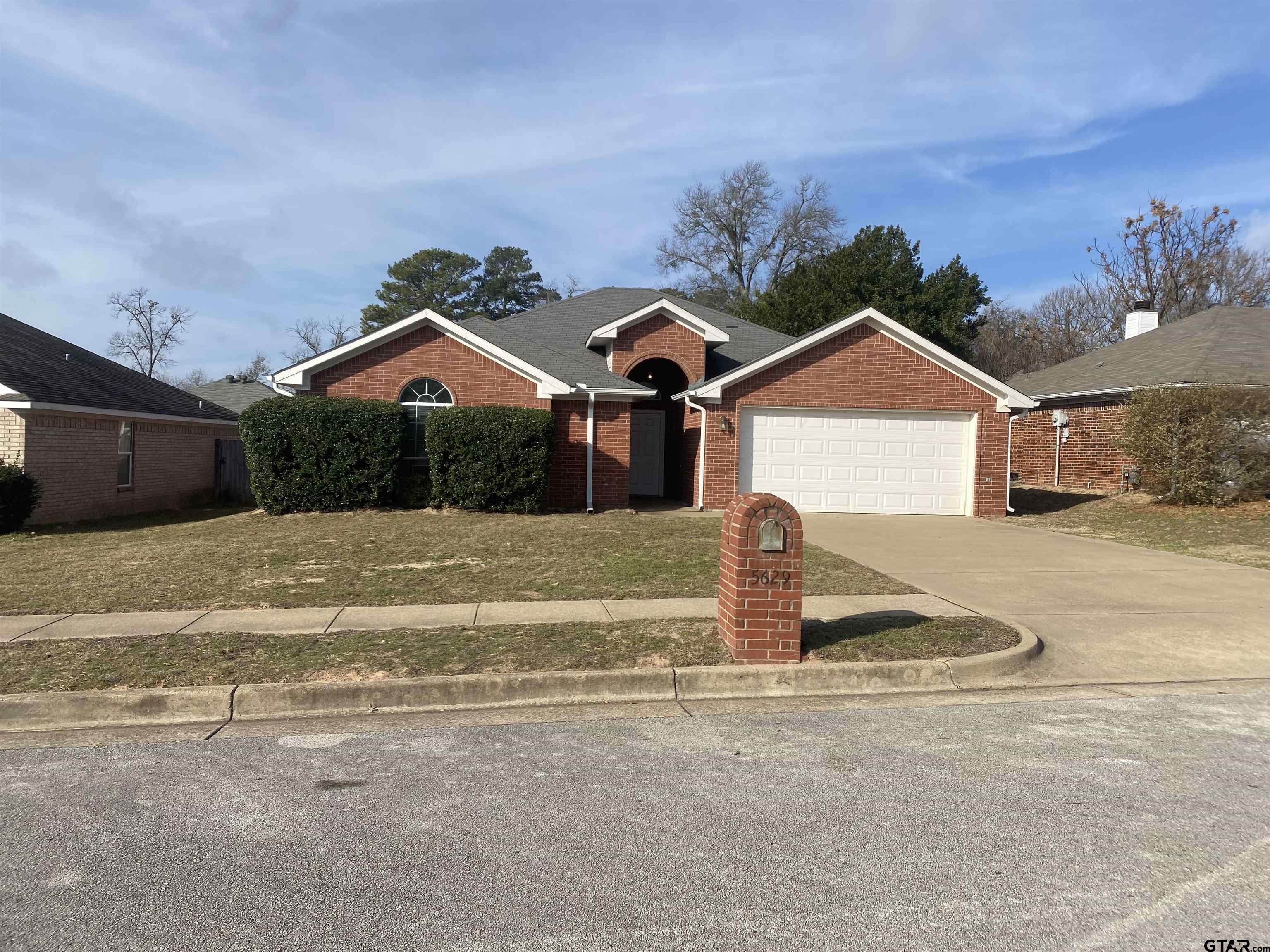 5629 Mustang Trail Property Photo
