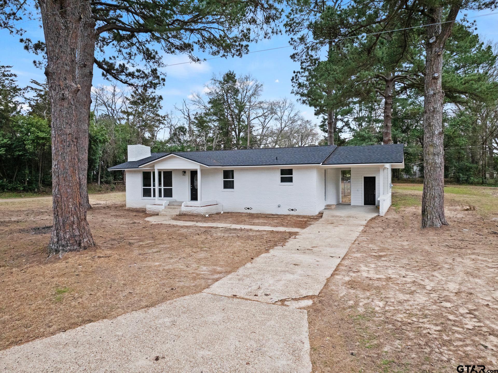 303 Campbell St Property Photo