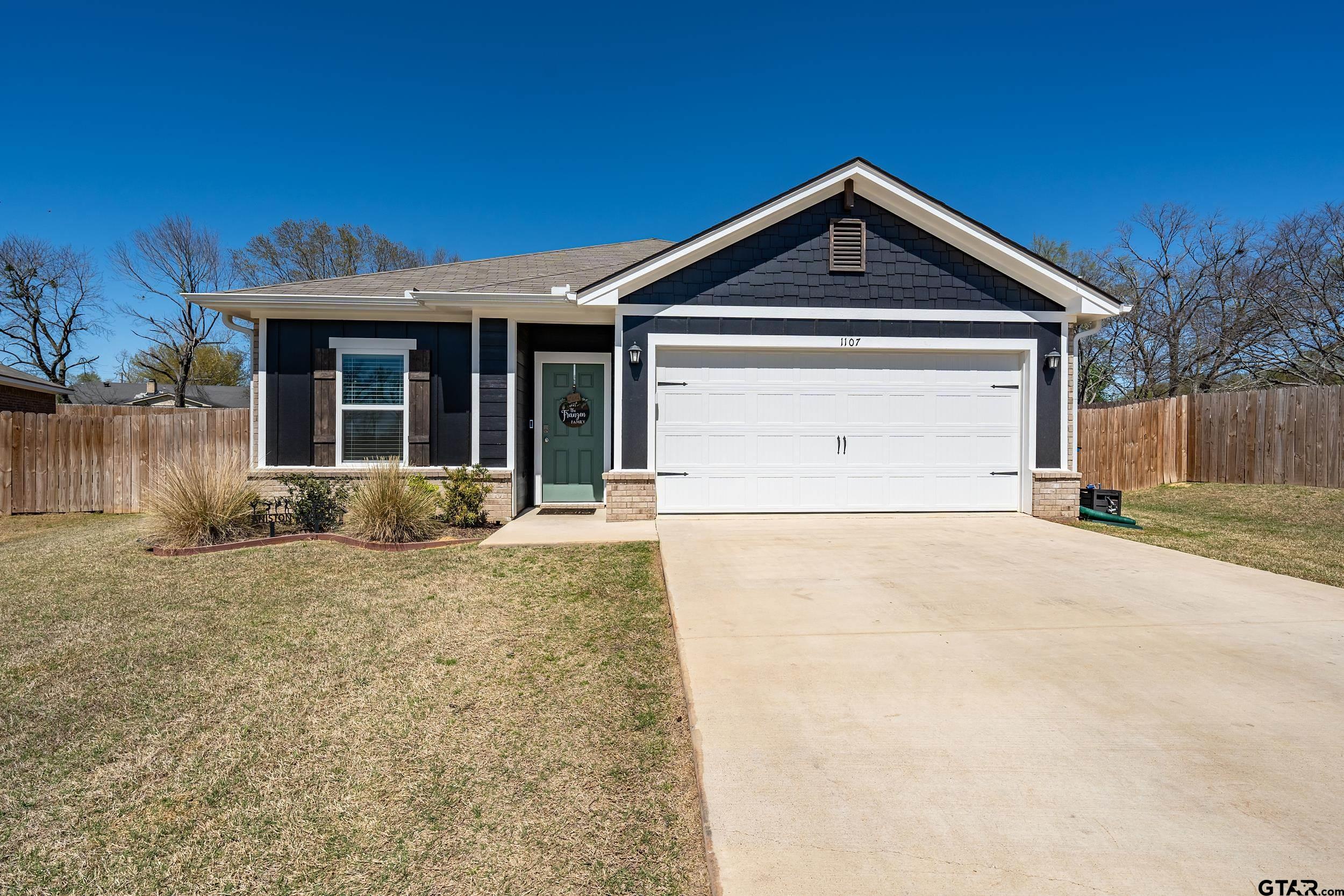1107 Mayme Property Photo