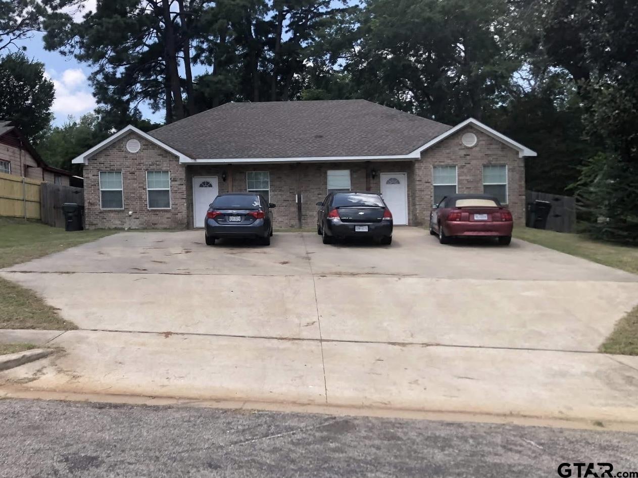 223 S Fenton Property Photo 1