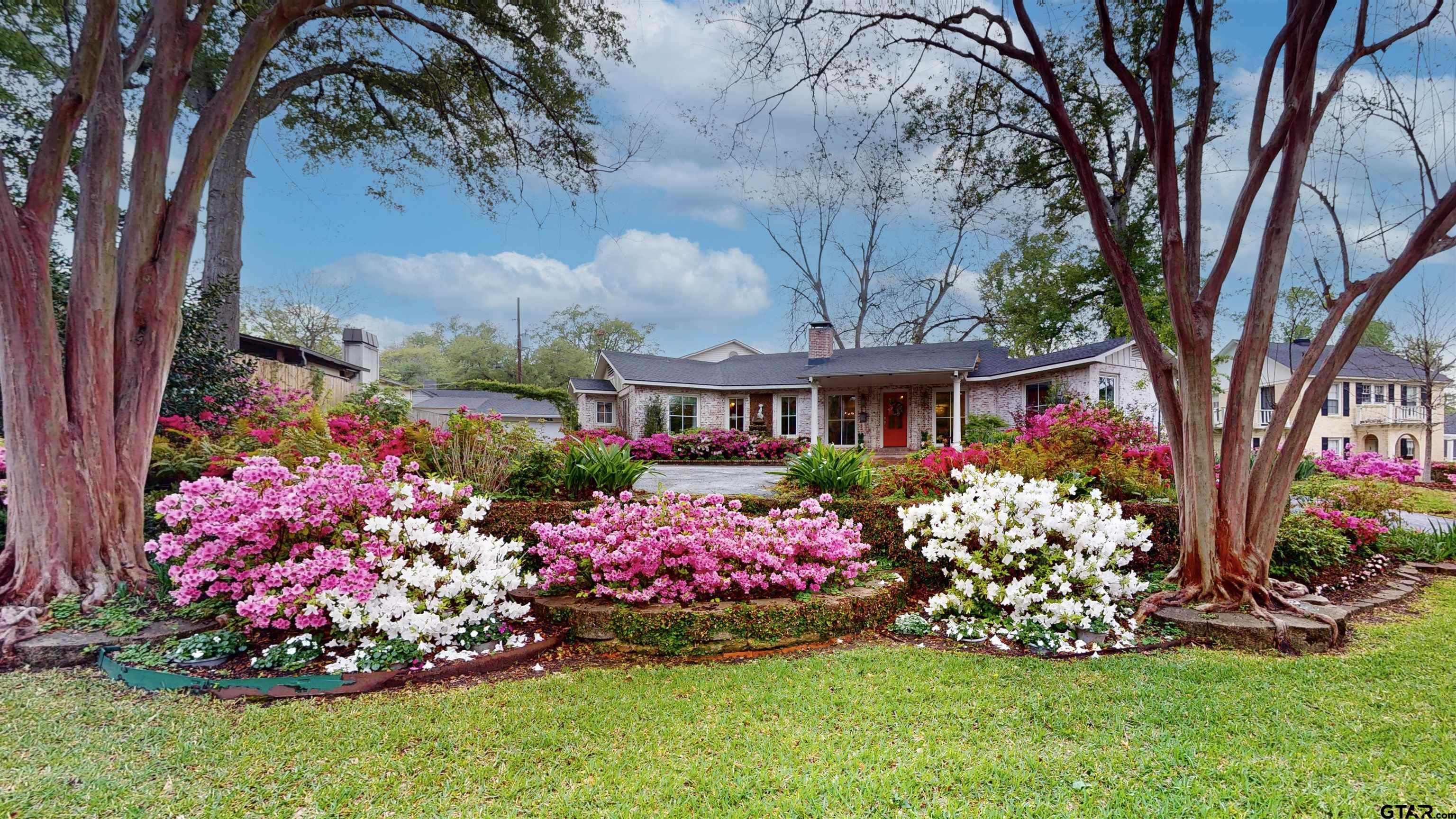 1401 Belmont Dr Property Photo 3
