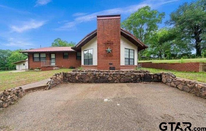 109 Maxine St Property Photo