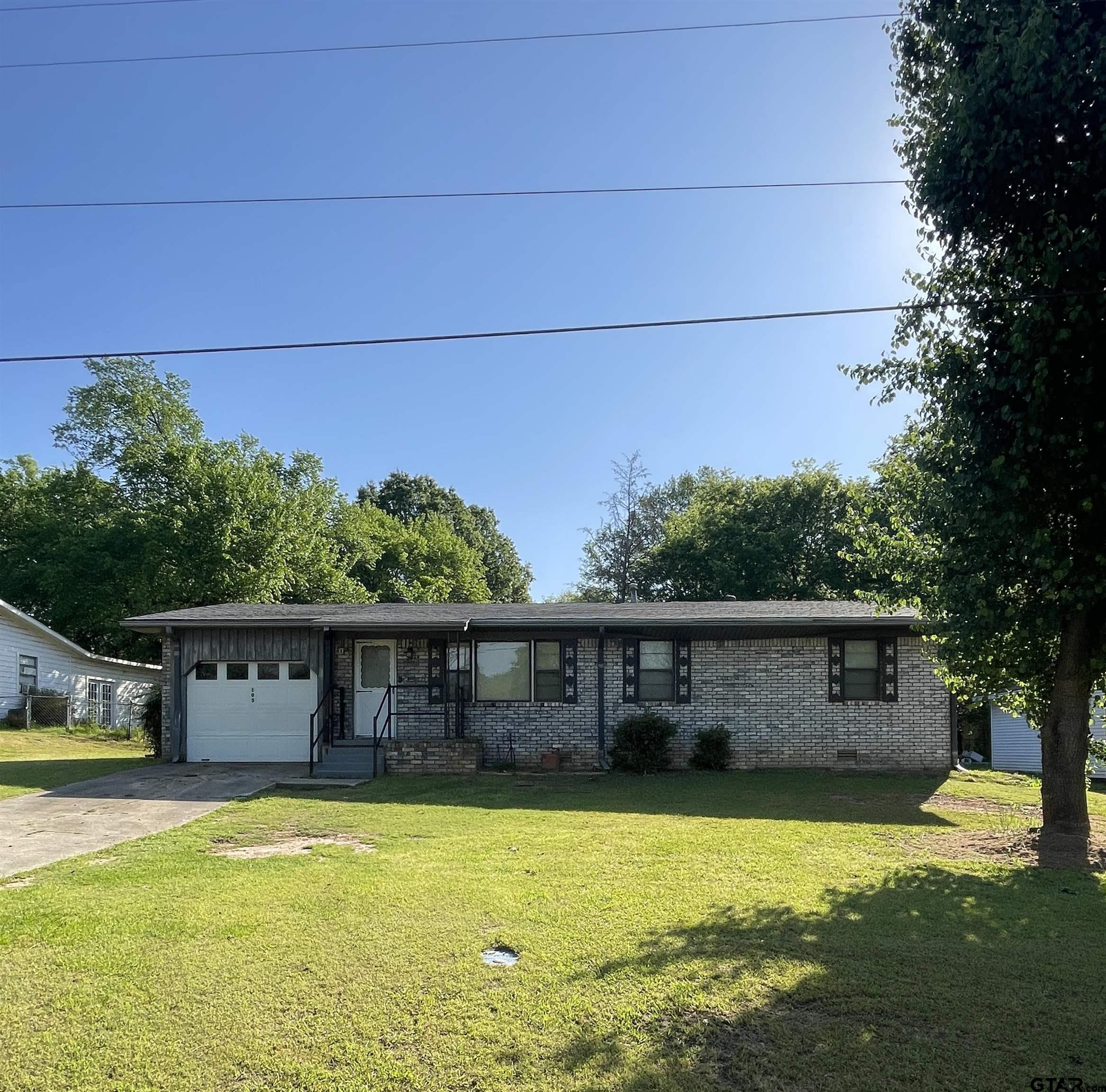105 Walker Drive Property Photo 1
