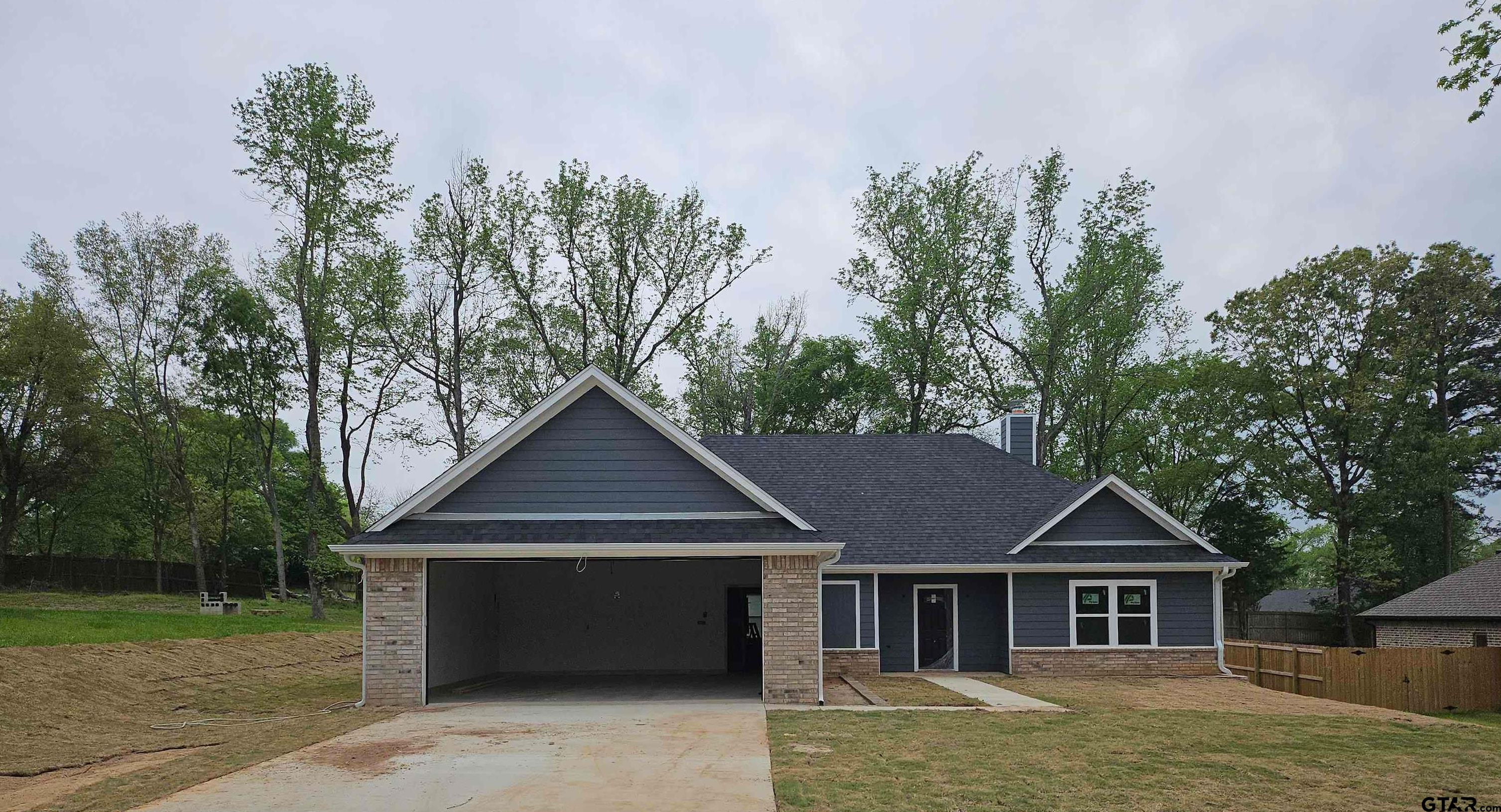 105 Johnston Property Photo