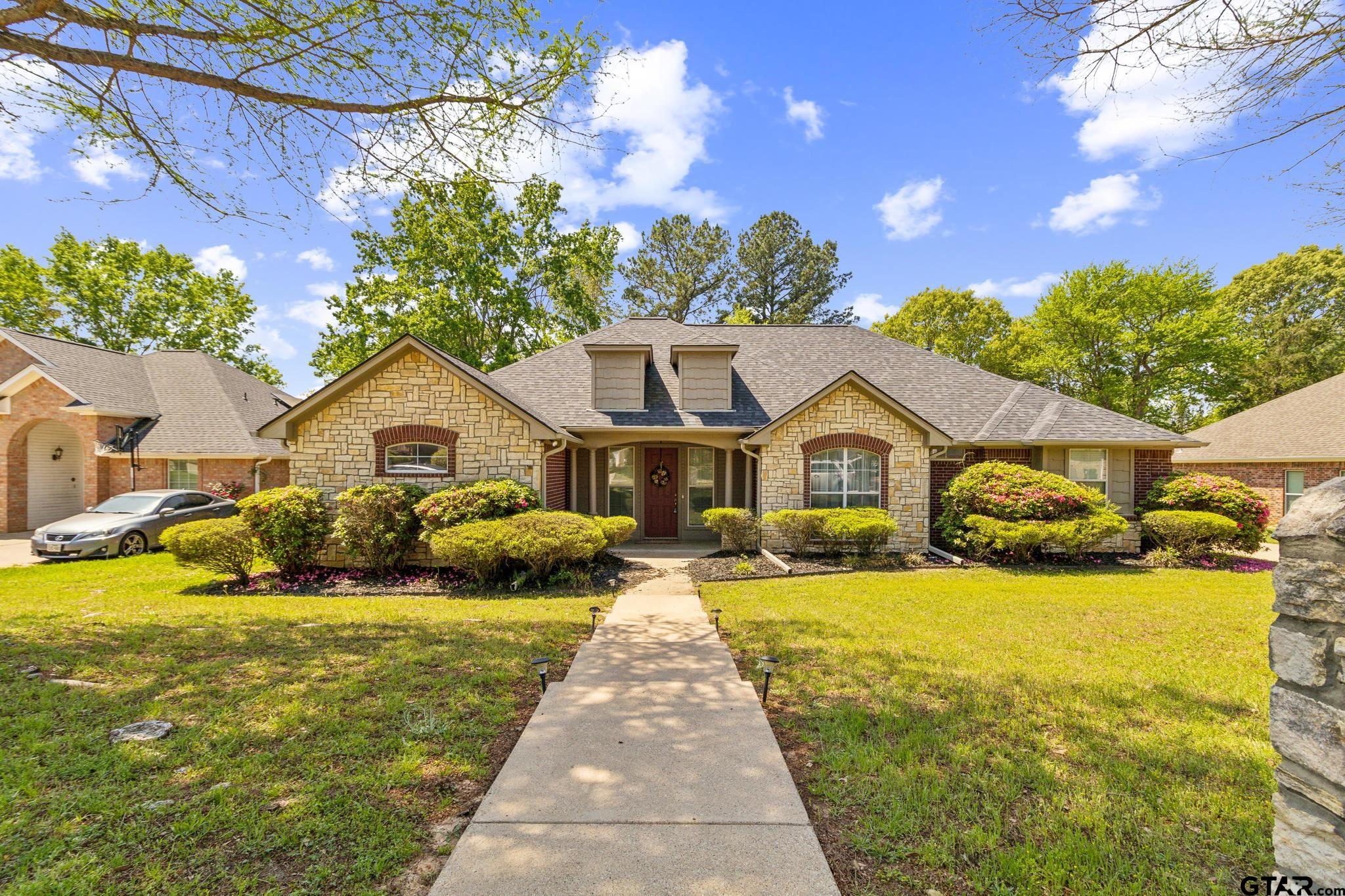 3975 Chapel Woods Blvd Property Photo 1