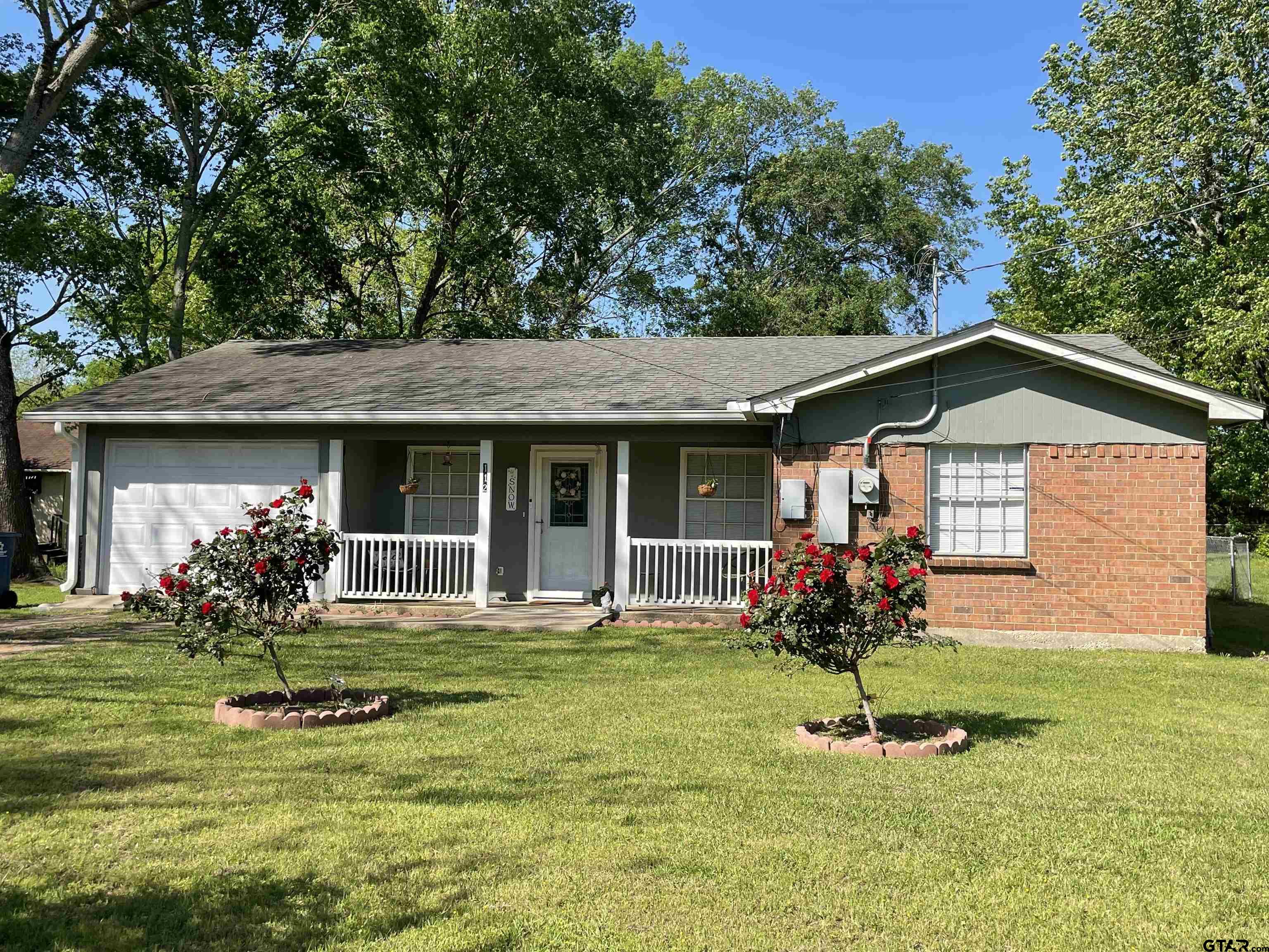 112 Allen St Property Photo