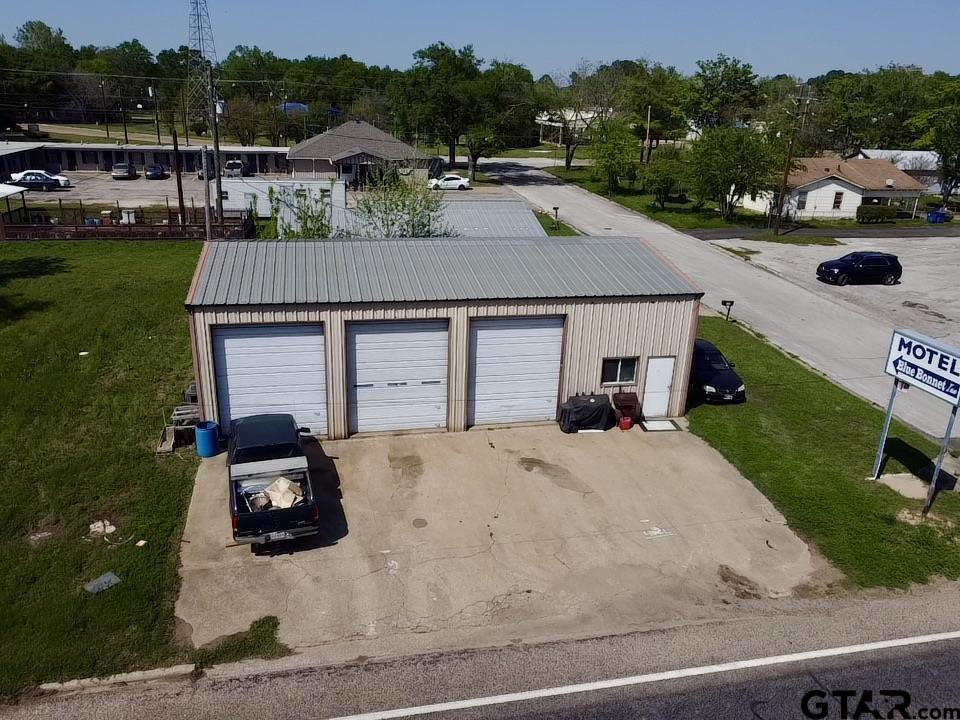 200 E Front Property Photo