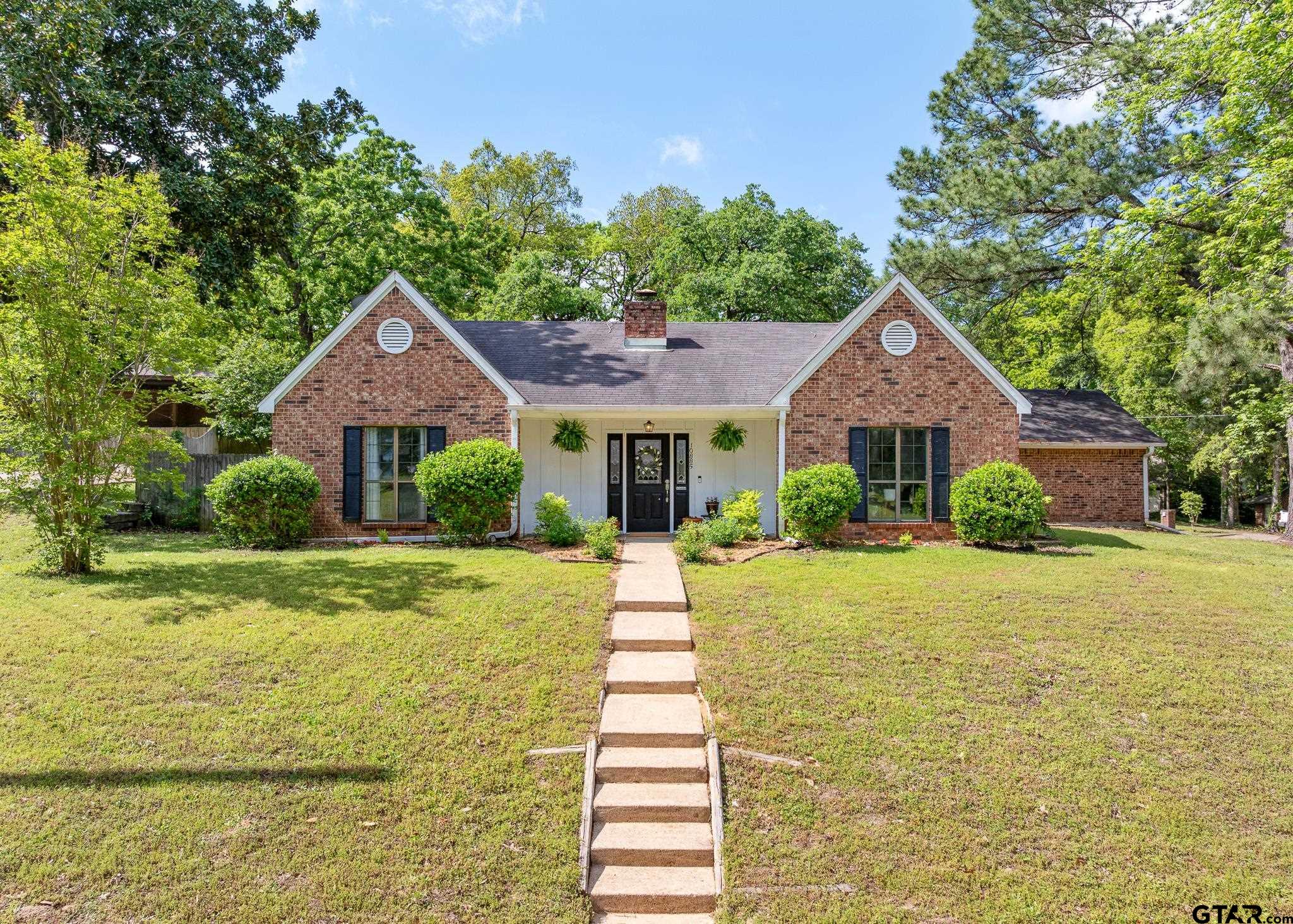 10885 Harvestwood Dr Property Photo 1
