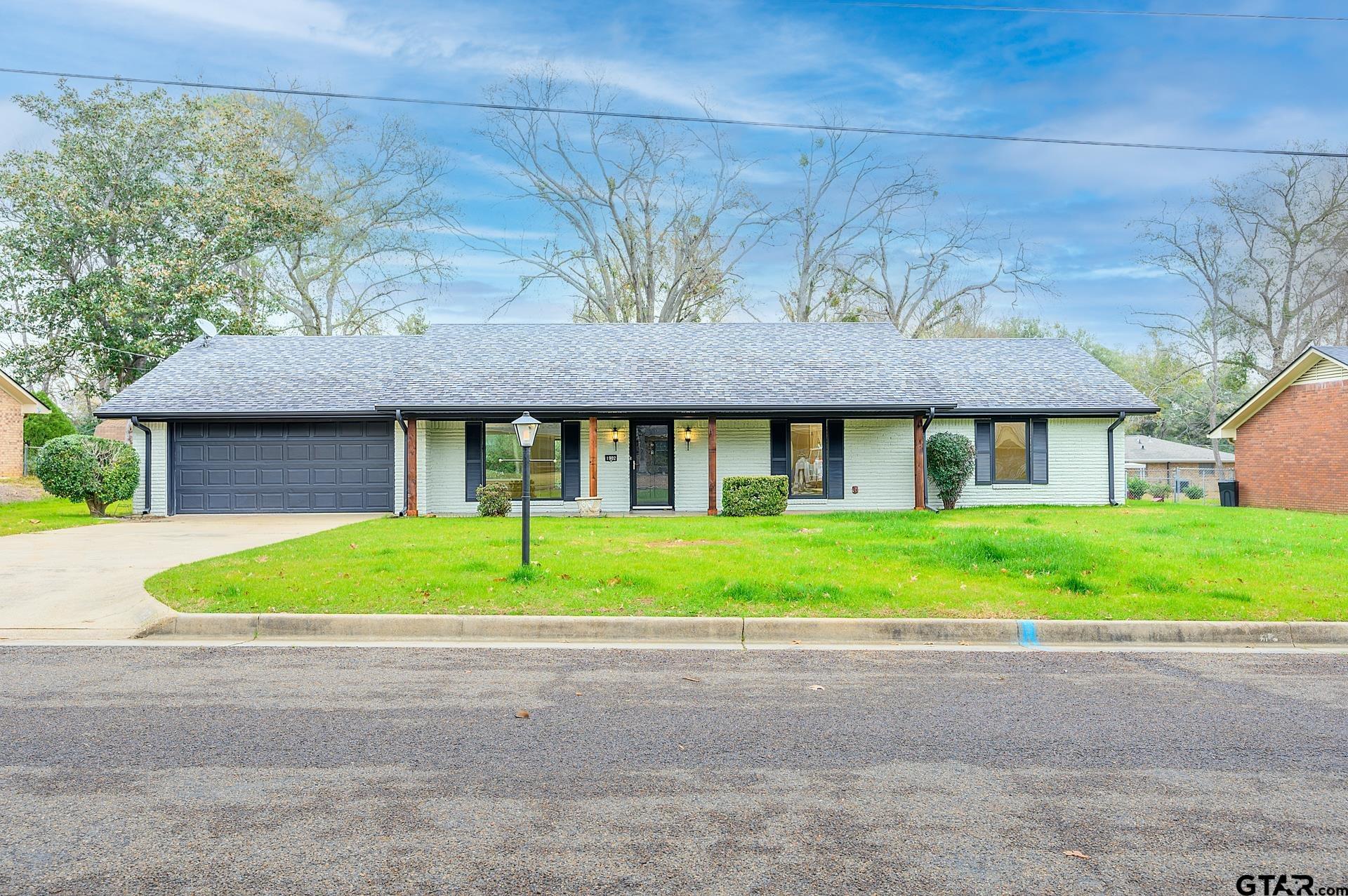 1902 Beth Dr. Property Photo 1